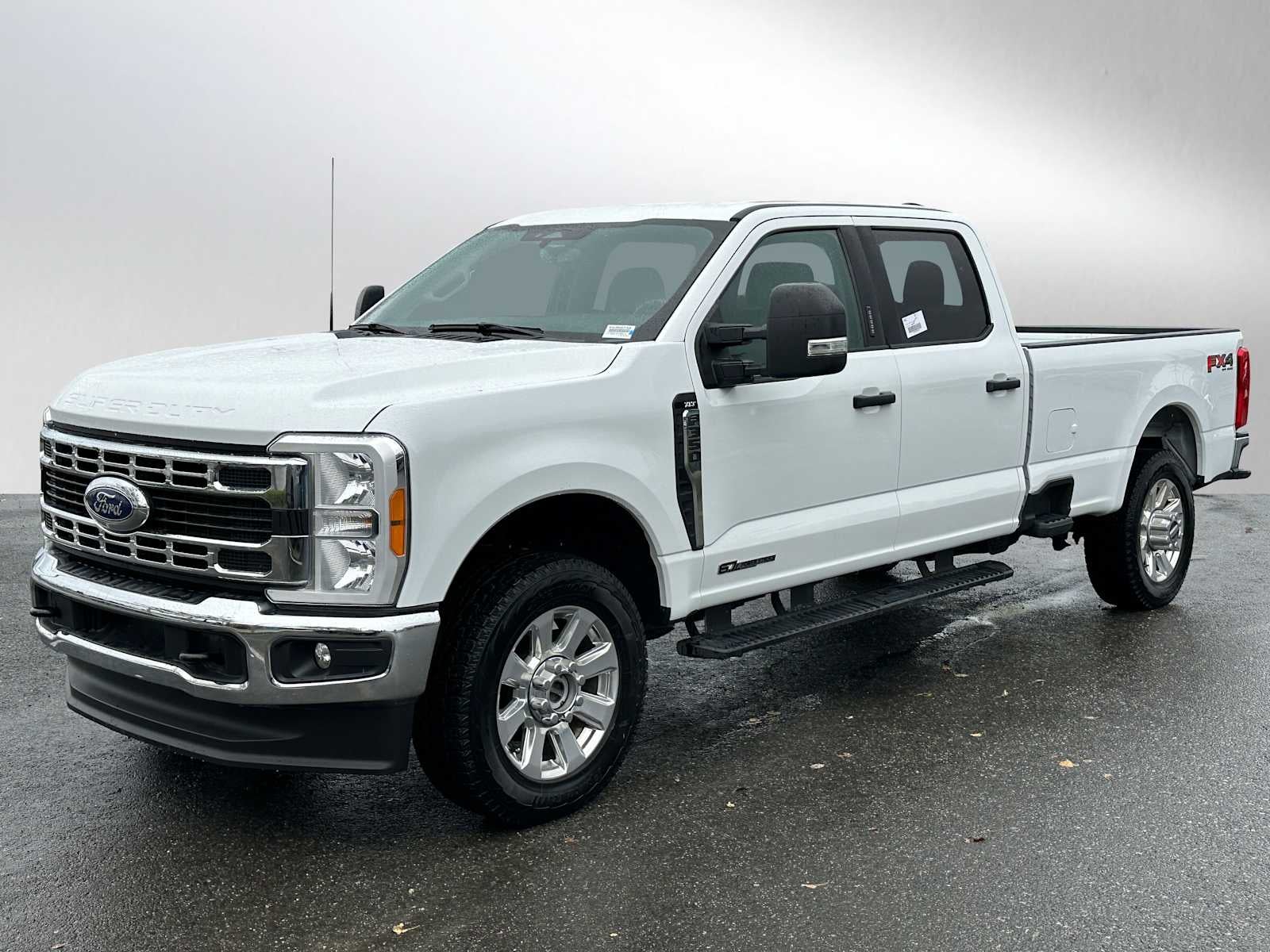 2023 Ford Super Duty F-350 SRW XLT
