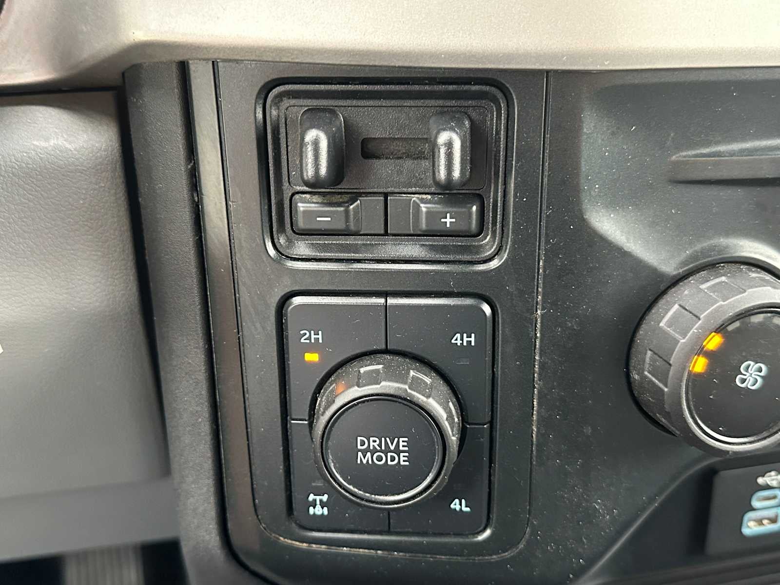 2023 Ford Super Duty F-350 SRW XLT