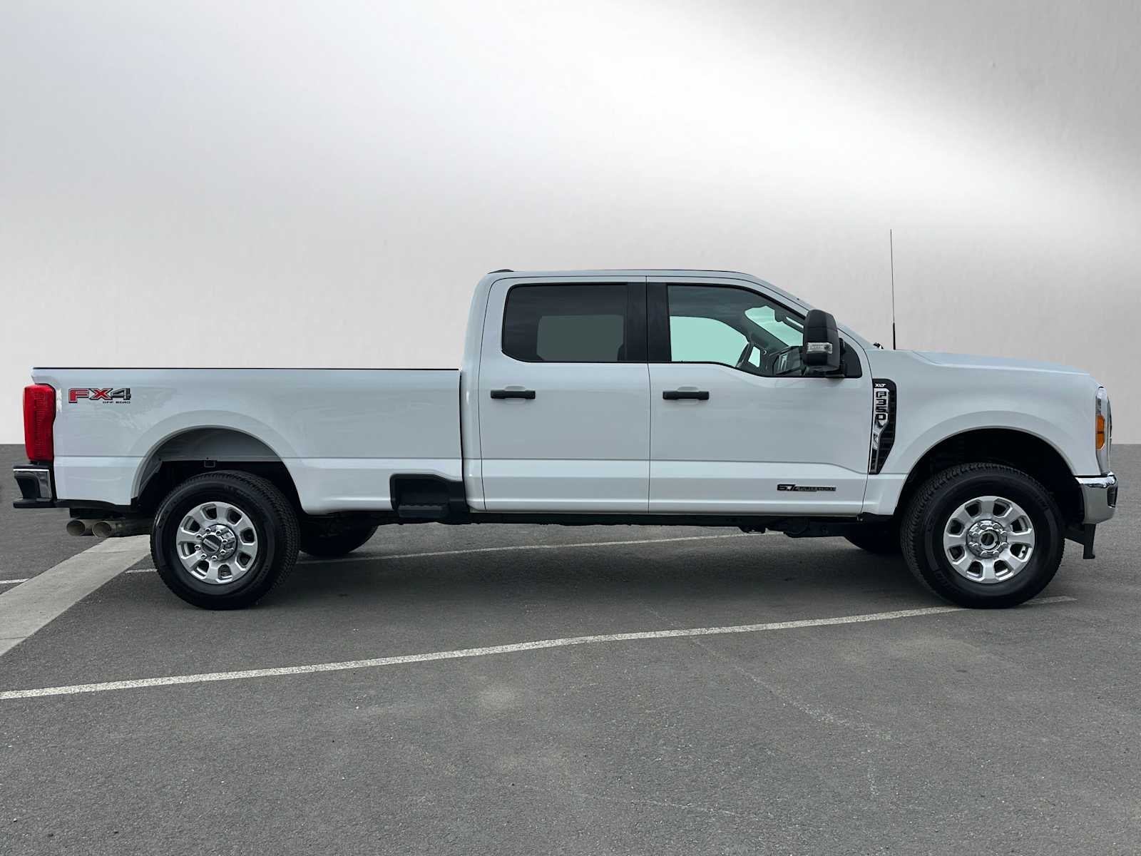 2023 Ford Super Duty F-350 SRW XLT