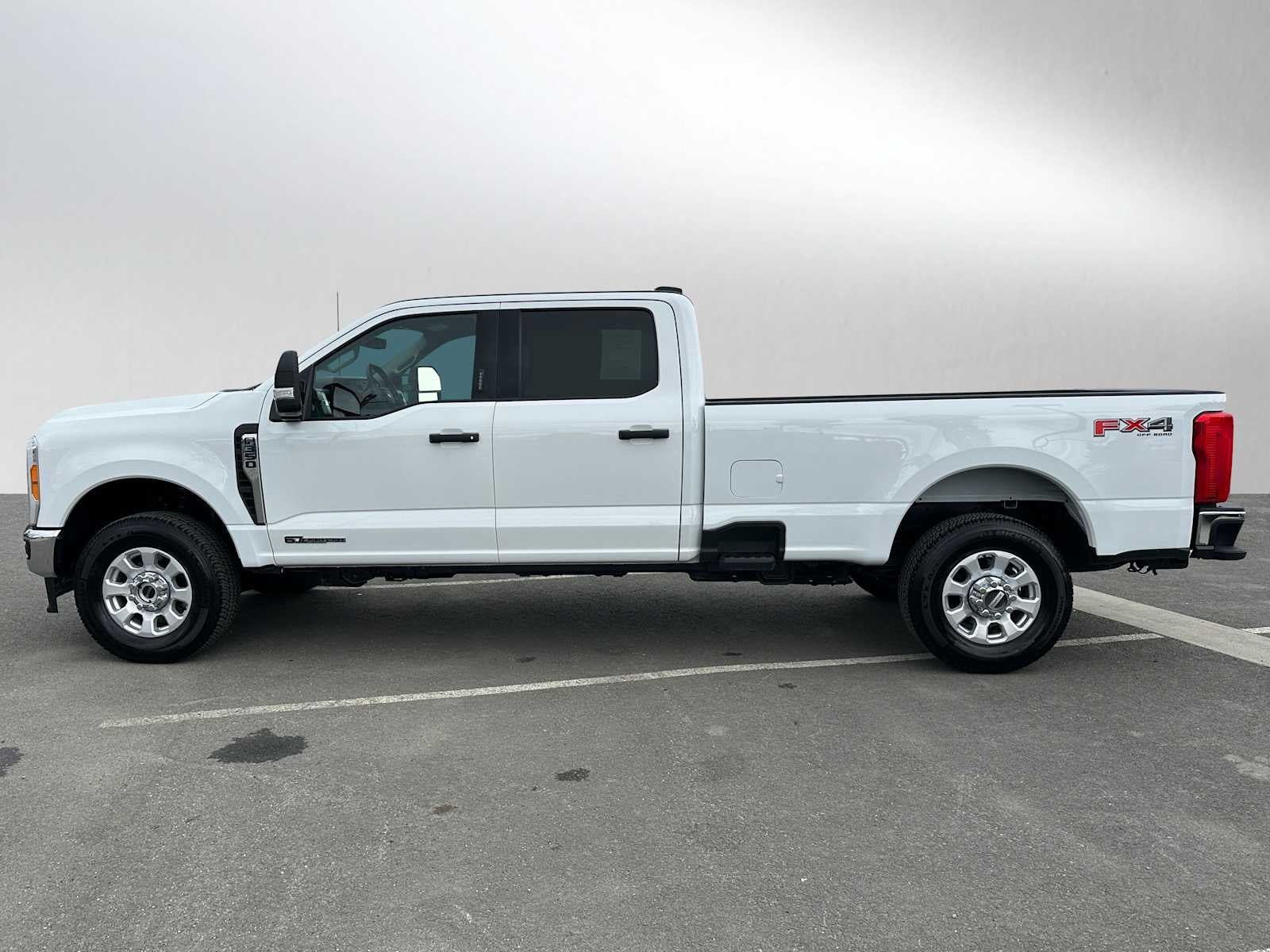 2023 Ford Super Duty F-350 SRW XLT