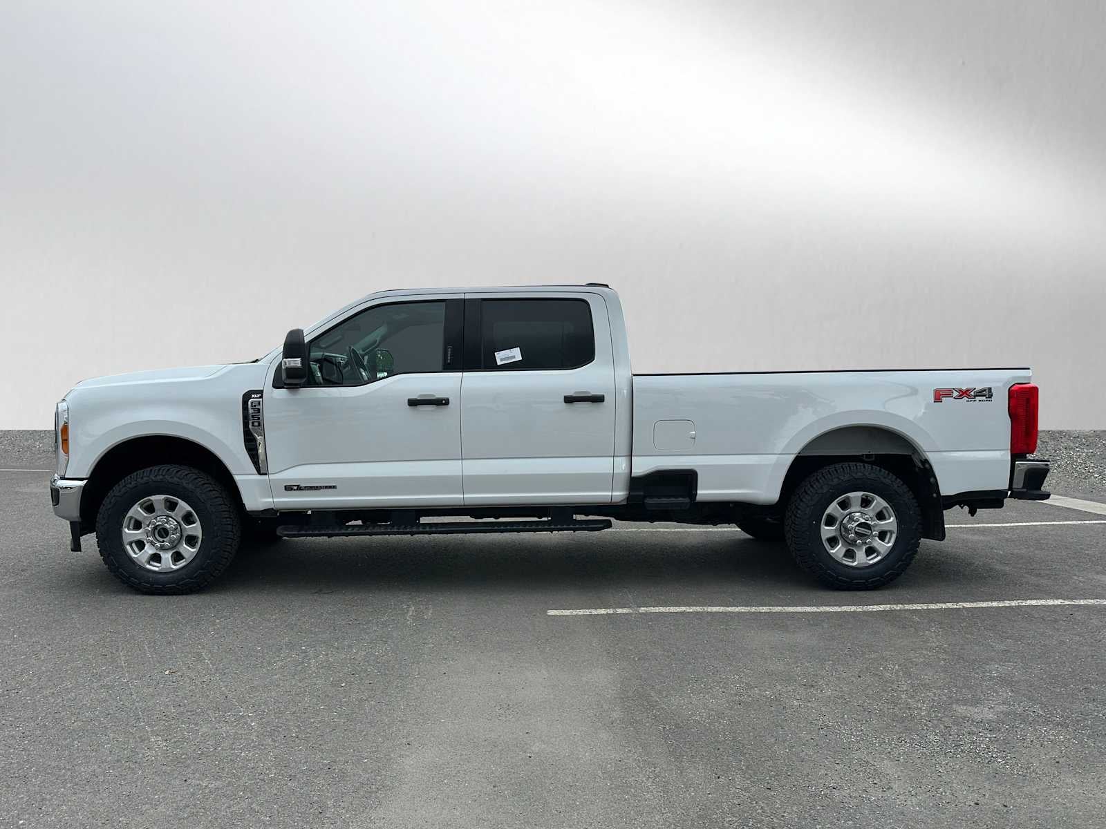 2023 Ford Super Duty F-350 SRW XLT