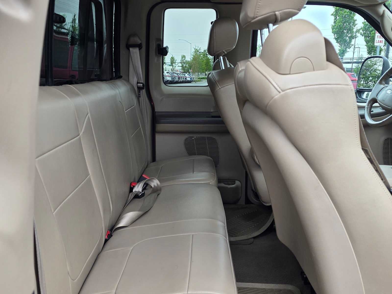 2004 Ford Super Duty F-250 Lariat