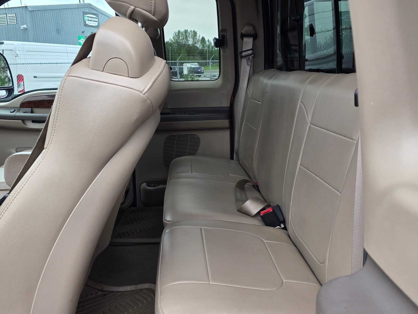 2004 Ford Super Duty F-250 Lariat