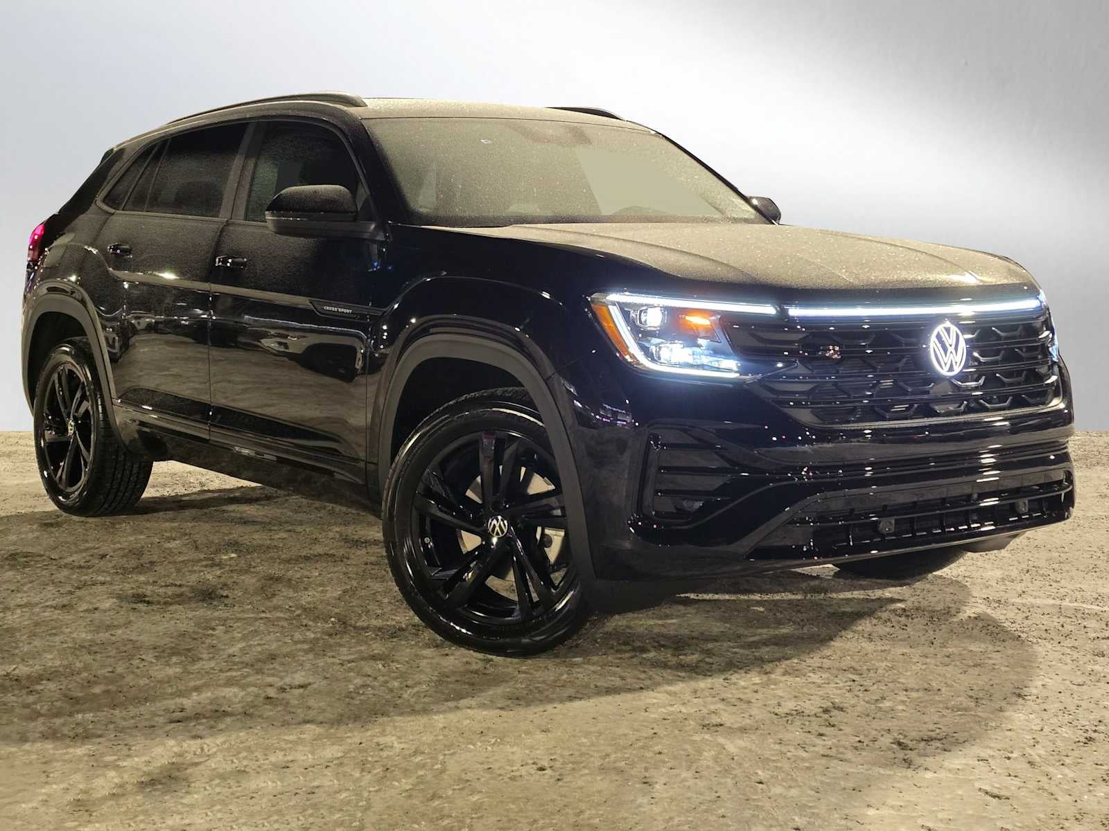 2026 Volkswagen Atlas Cross Sport 2.0T SEL R-Line Black