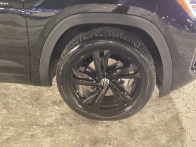 2026 Volkswagen Atlas Cross Sport 2.0T SEL R-Line Black