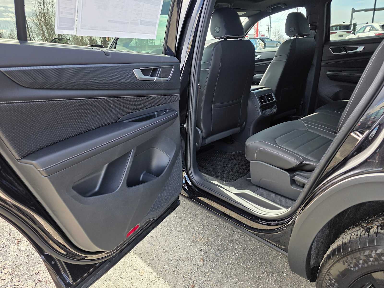 2026 Volkswagen Atlas Cross Sport 2.0T SEL R-Line Black