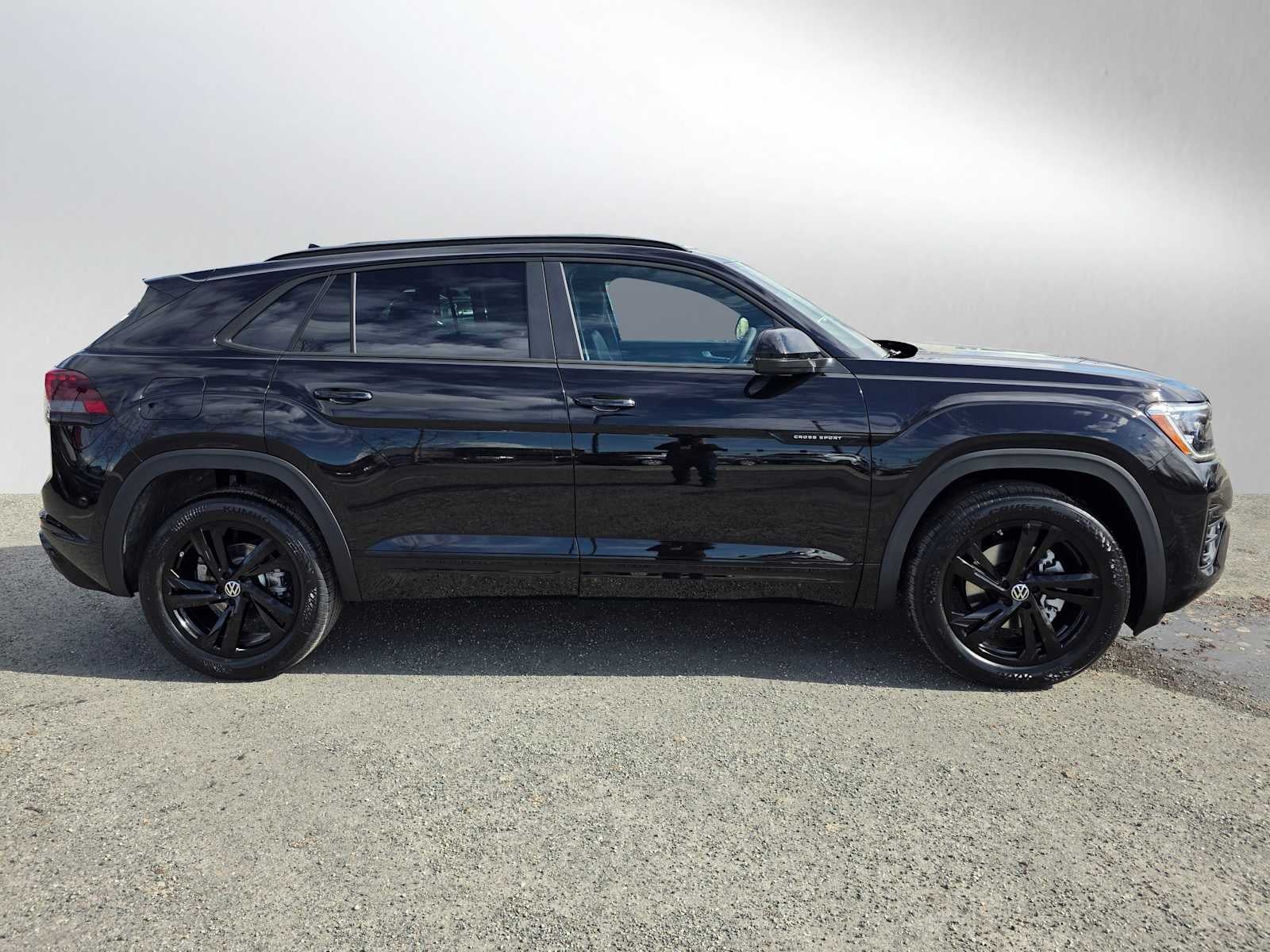 2026 Volkswagen Atlas Cross Sport 2.0T SEL R-Line Black