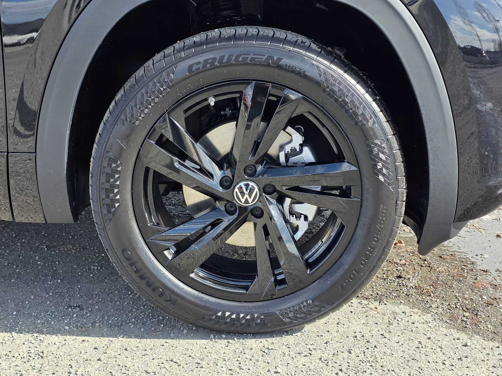 2026 Volkswagen Atlas Cross Sport 2.0T SEL R-Line Black