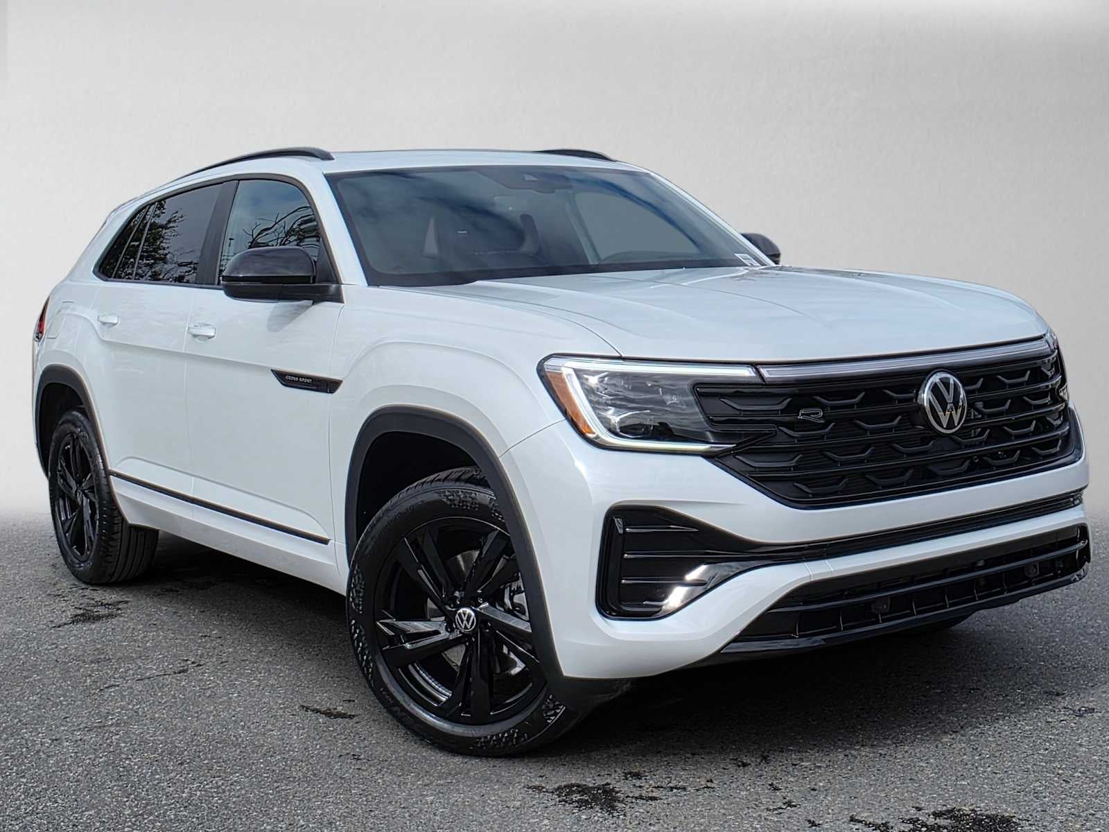 2026 Volkswagen Atlas Cross Sport 2.0T SEL R-Line Black