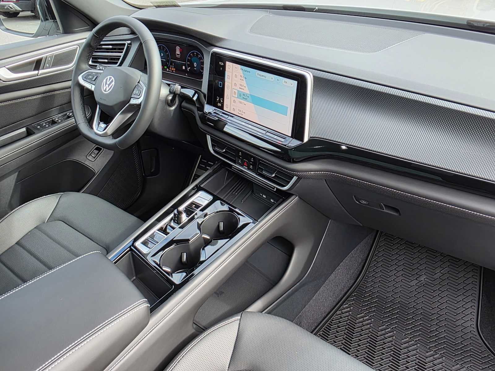 2026 Volkswagen Atlas Cross Sport 2.0T SEL R-Line Black