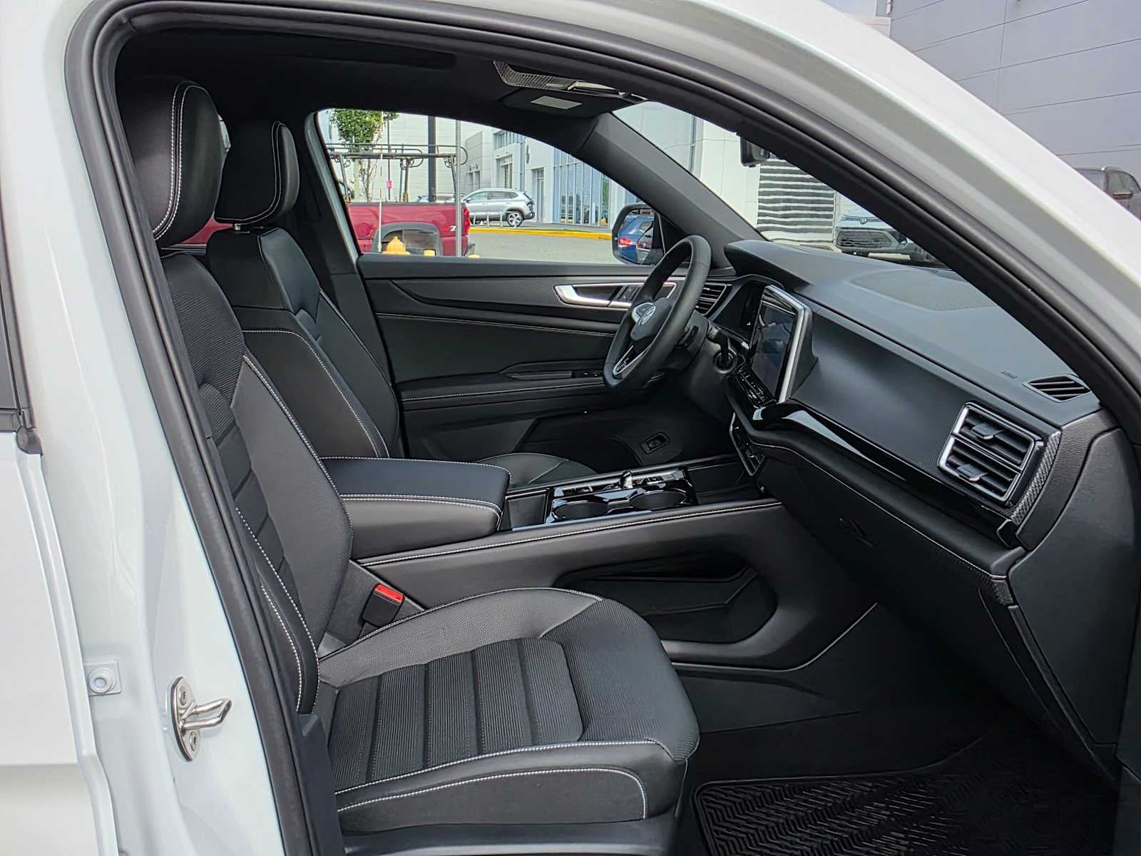 2026 Volkswagen Atlas Cross Sport 2.0T SEL R-Line Black