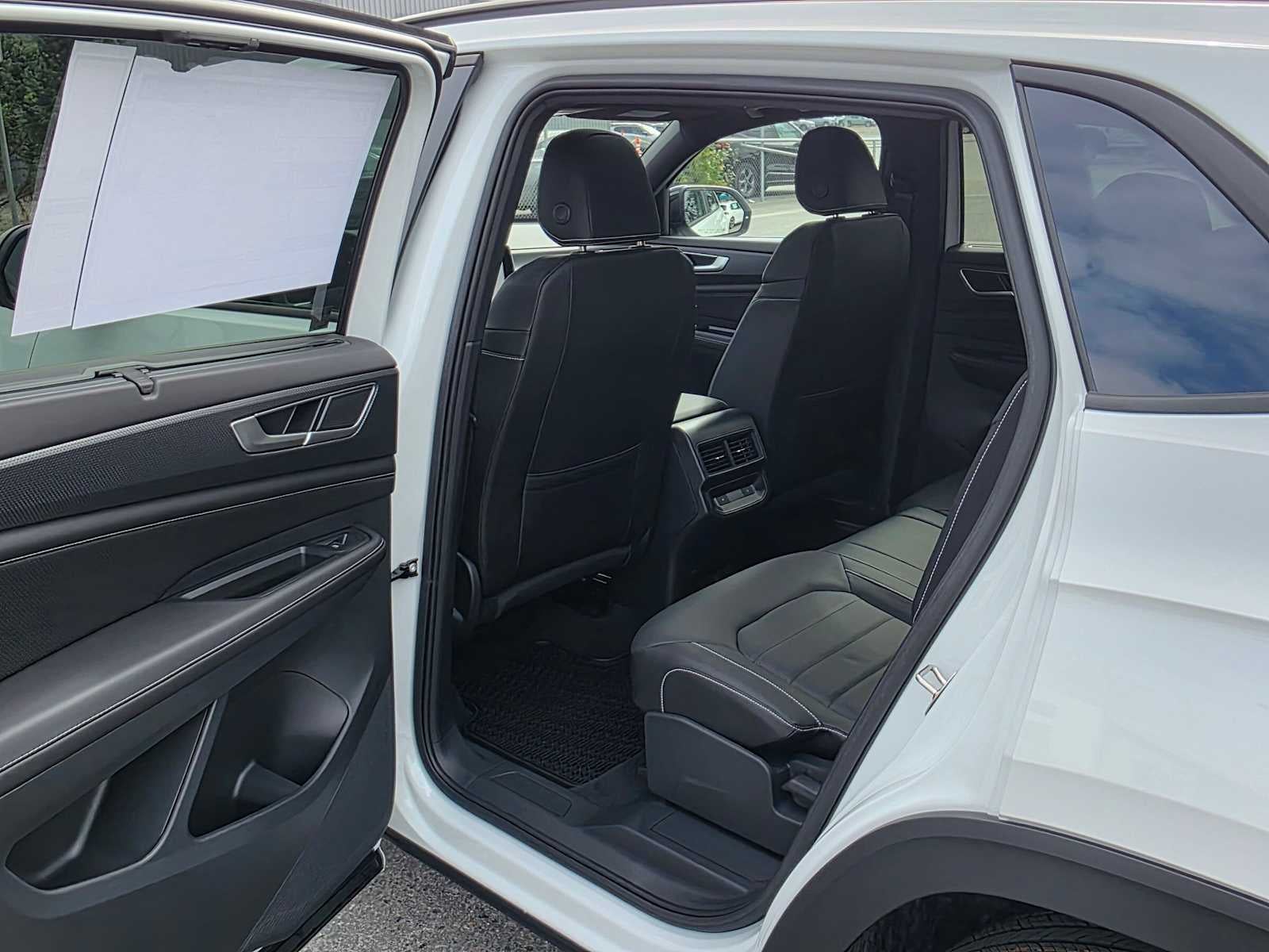 2026 Volkswagen Atlas Cross Sport 2.0T SEL R-Line Black