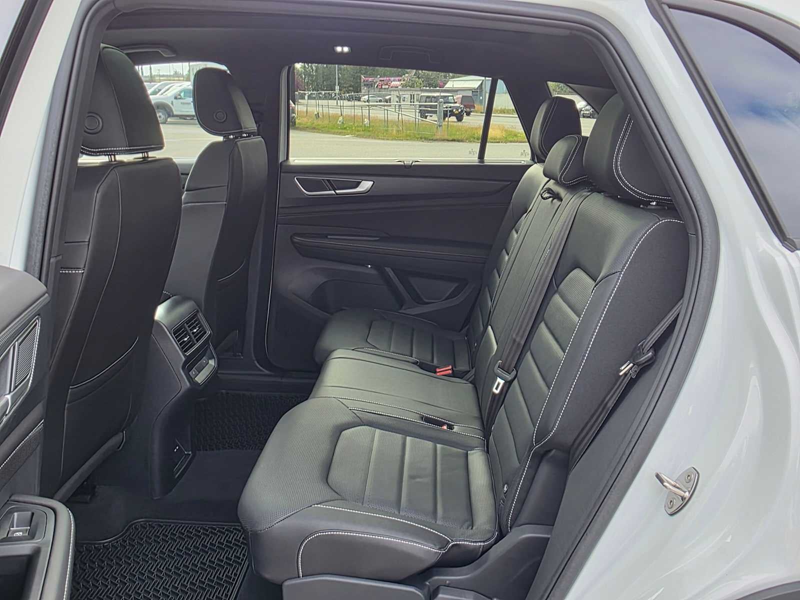 2026 Volkswagen Atlas Cross Sport 2.0T SEL R-Line Black