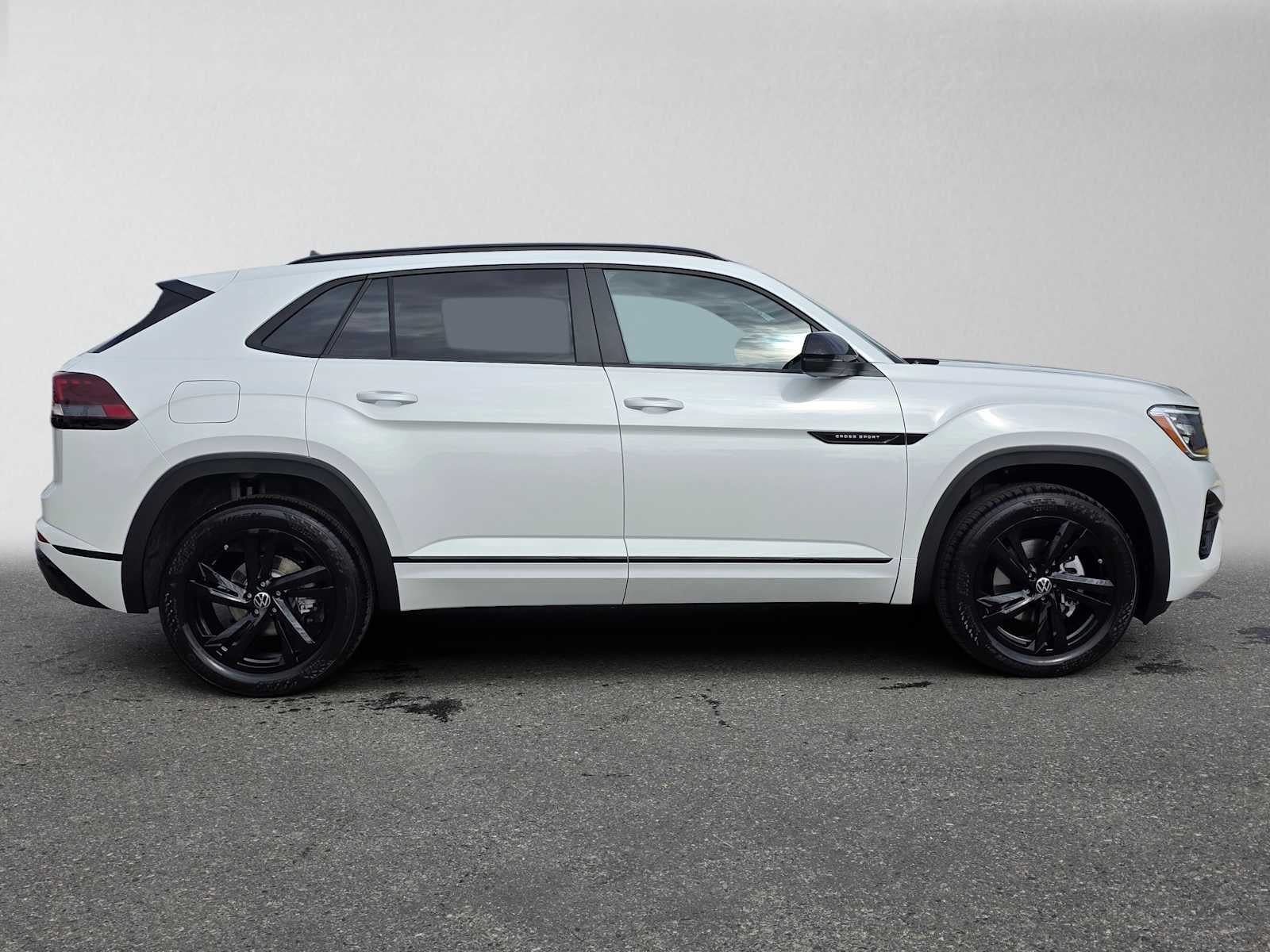2026 Volkswagen Atlas Cross Sport 2.0T SEL R-Line Black