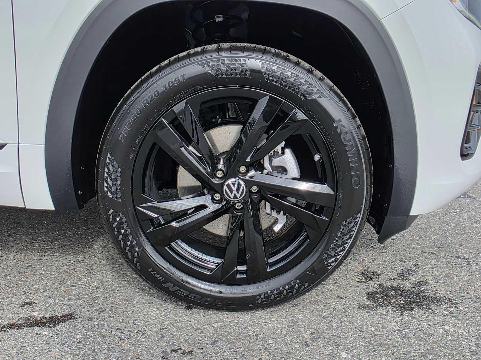 2026 Volkswagen Atlas Cross Sport 2.0T SEL R-Line Black
