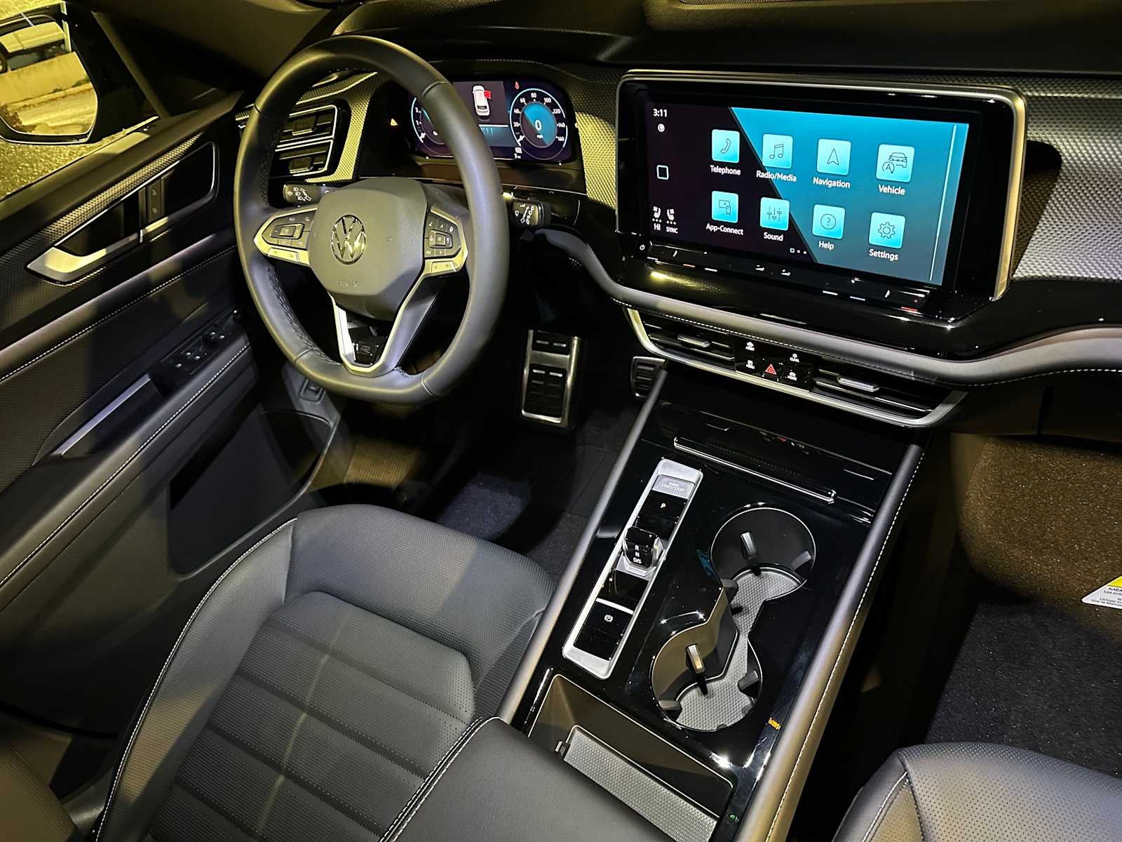 2026 Volkswagen Atlas Cross Sport 2.0T SEL R-Line Black