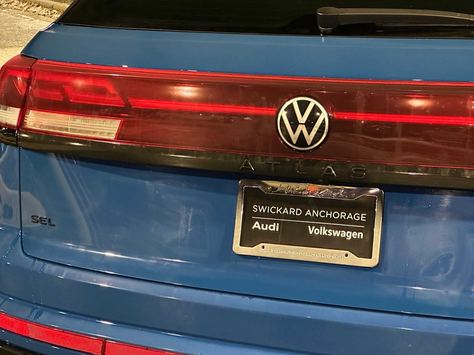 2026 Volkswagen Atlas Cross Sport 2.0T SEL R-Line Black