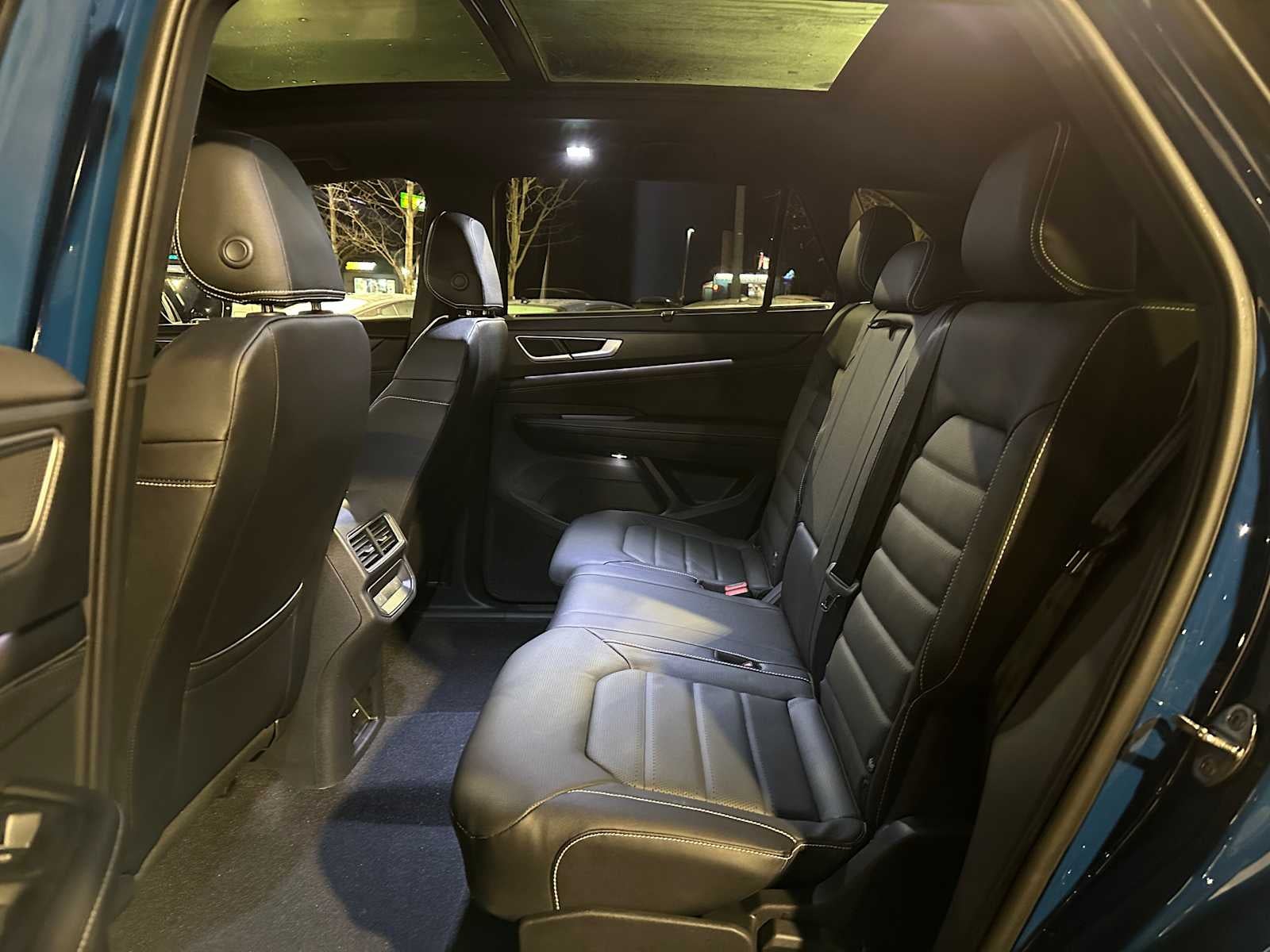 2026 Volkswagen Atlas Cross Sport 2.0T SEL R-Line Black