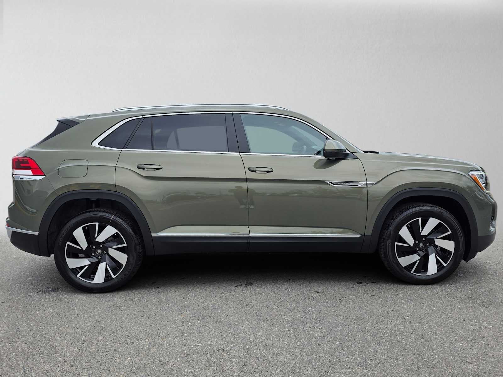 2026 Volkswagen Atlas Cross Sport 2.0T SEL