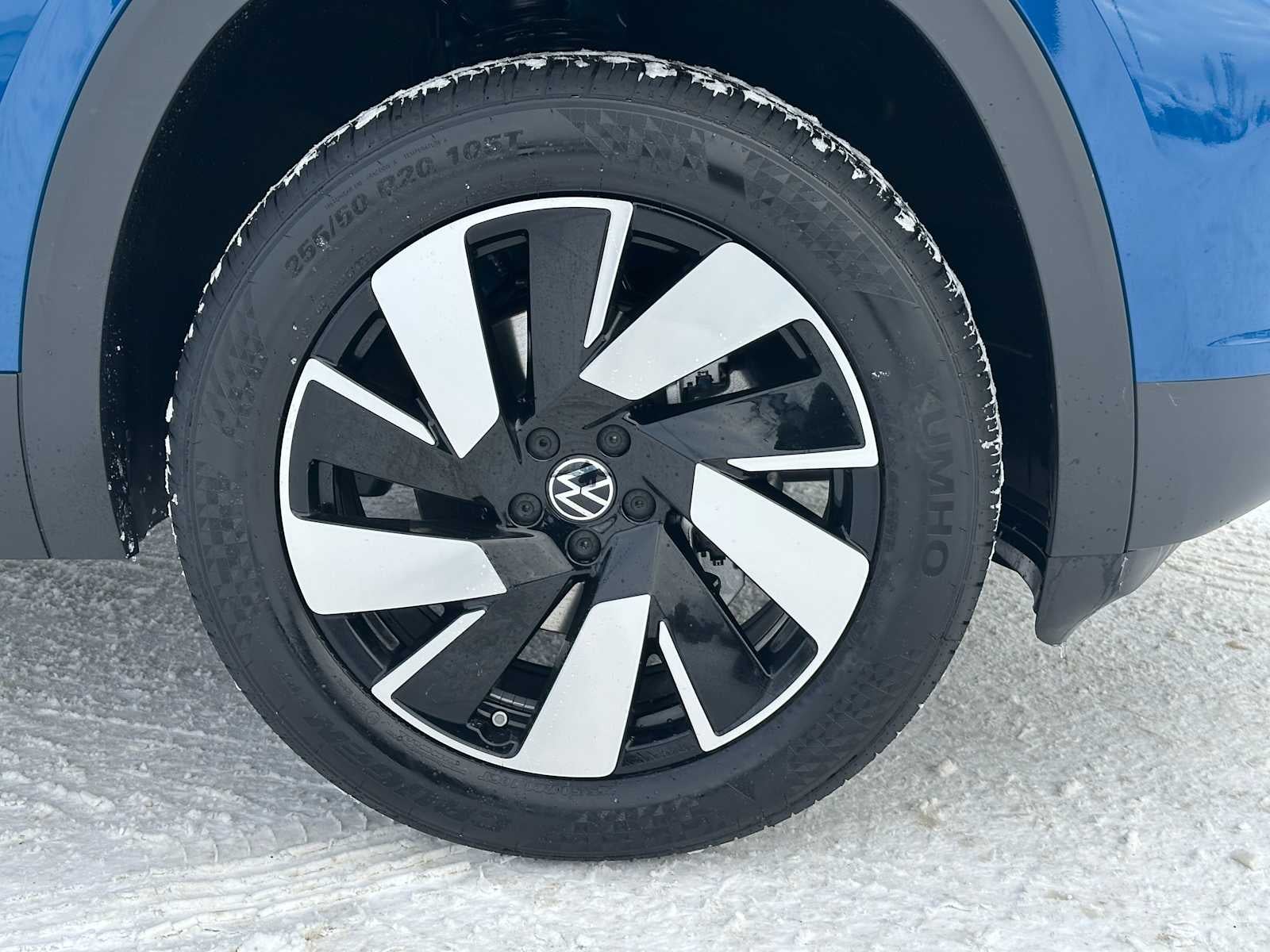 2026 Volkswagen Atlas Cross Sport 2.0T SEL