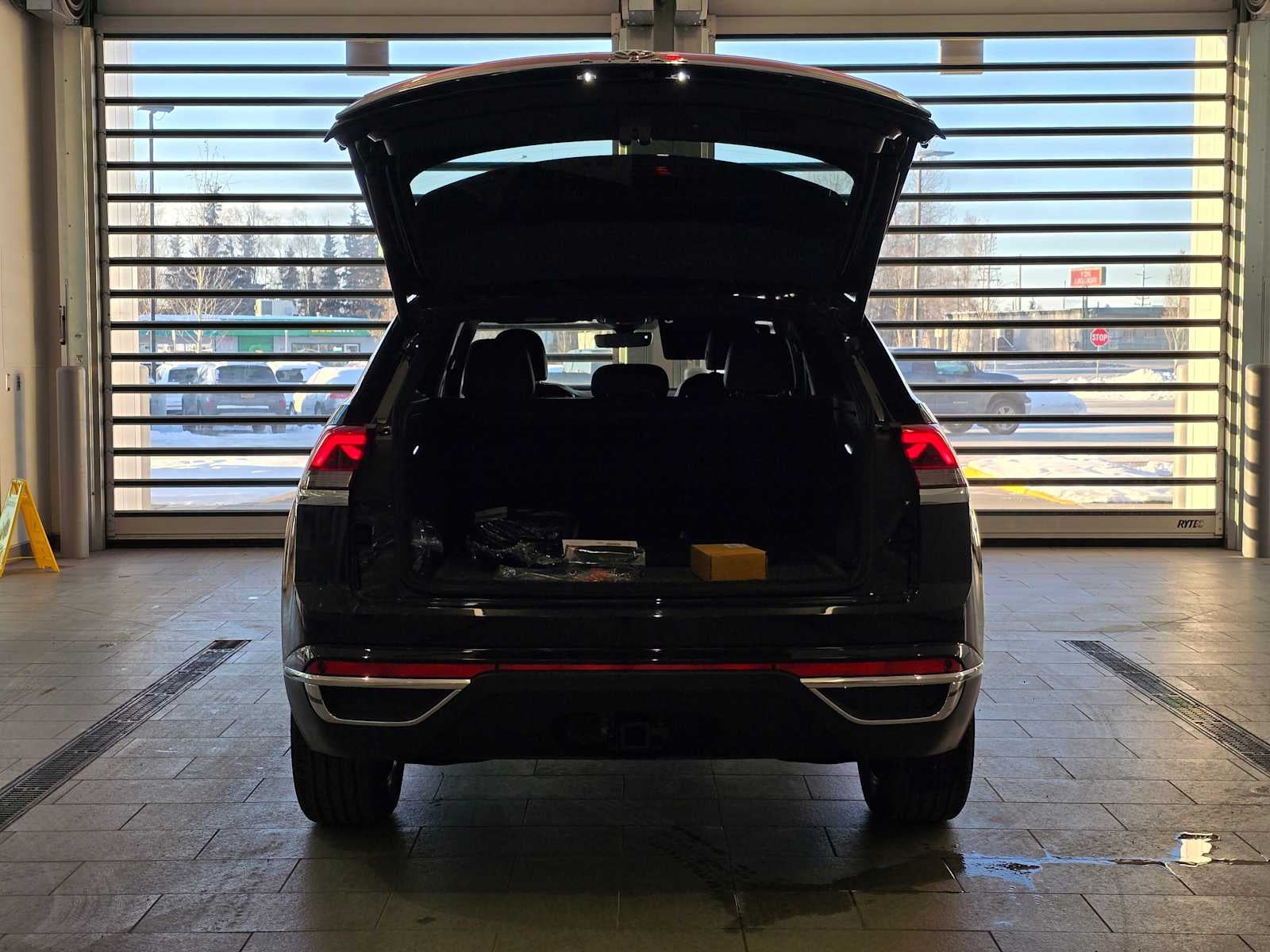 2025 Volkswagen Atlas Cross Sport 2.0T SEL