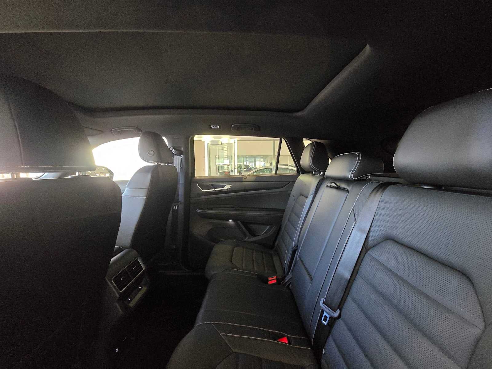 2025 Volkswagen Atlas Cross Sport 2.0T SEL