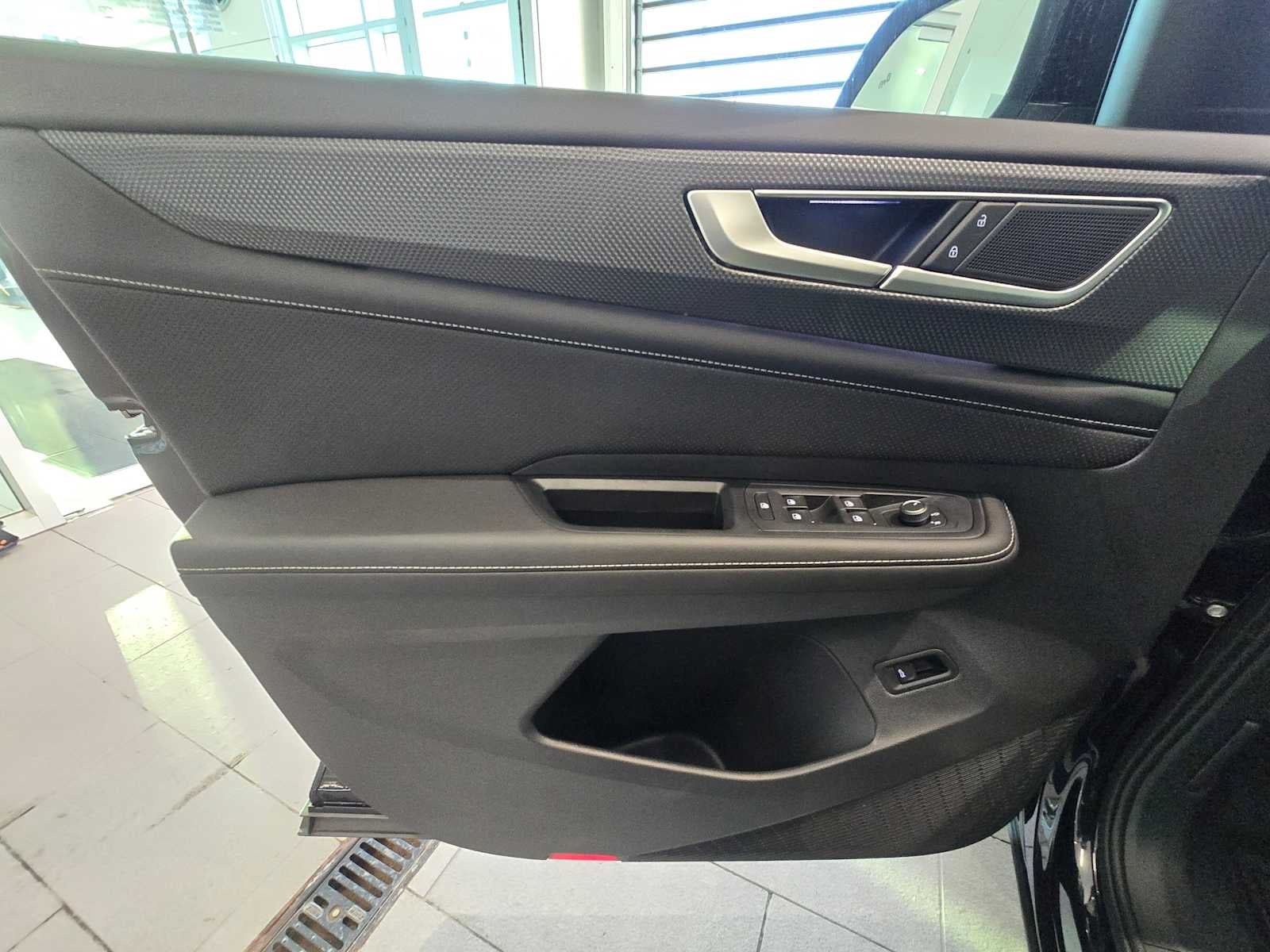 2025 Volkswagen Atlas Cross Sport 2.0T SEL