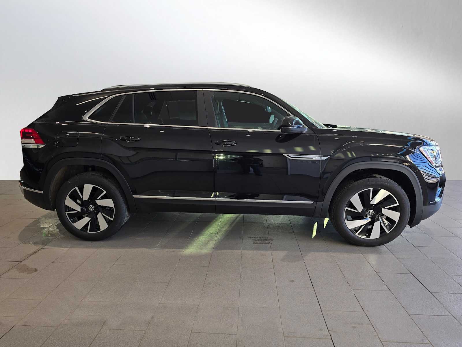 2025 Volkswagen Atlas Cross Sport 2.0T SEL