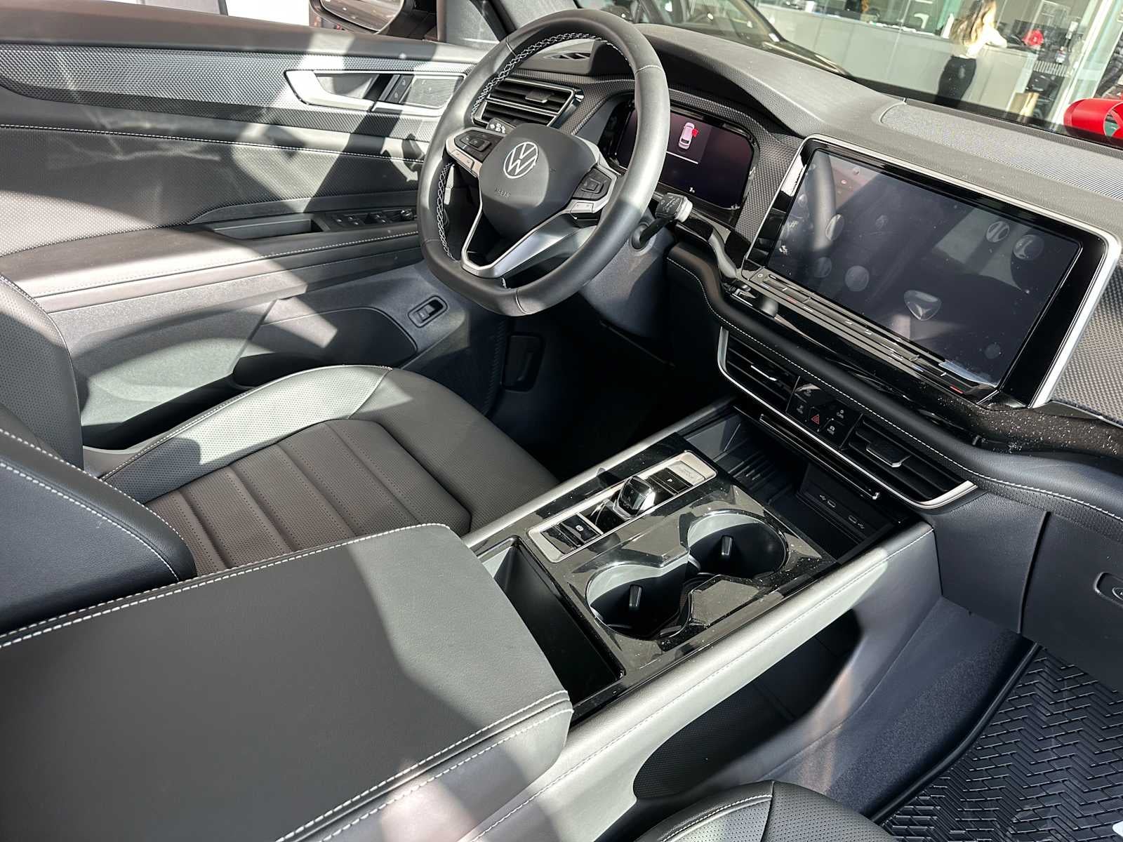 2025 Volkswagen Atlas Cross Sport 2.0T SEL