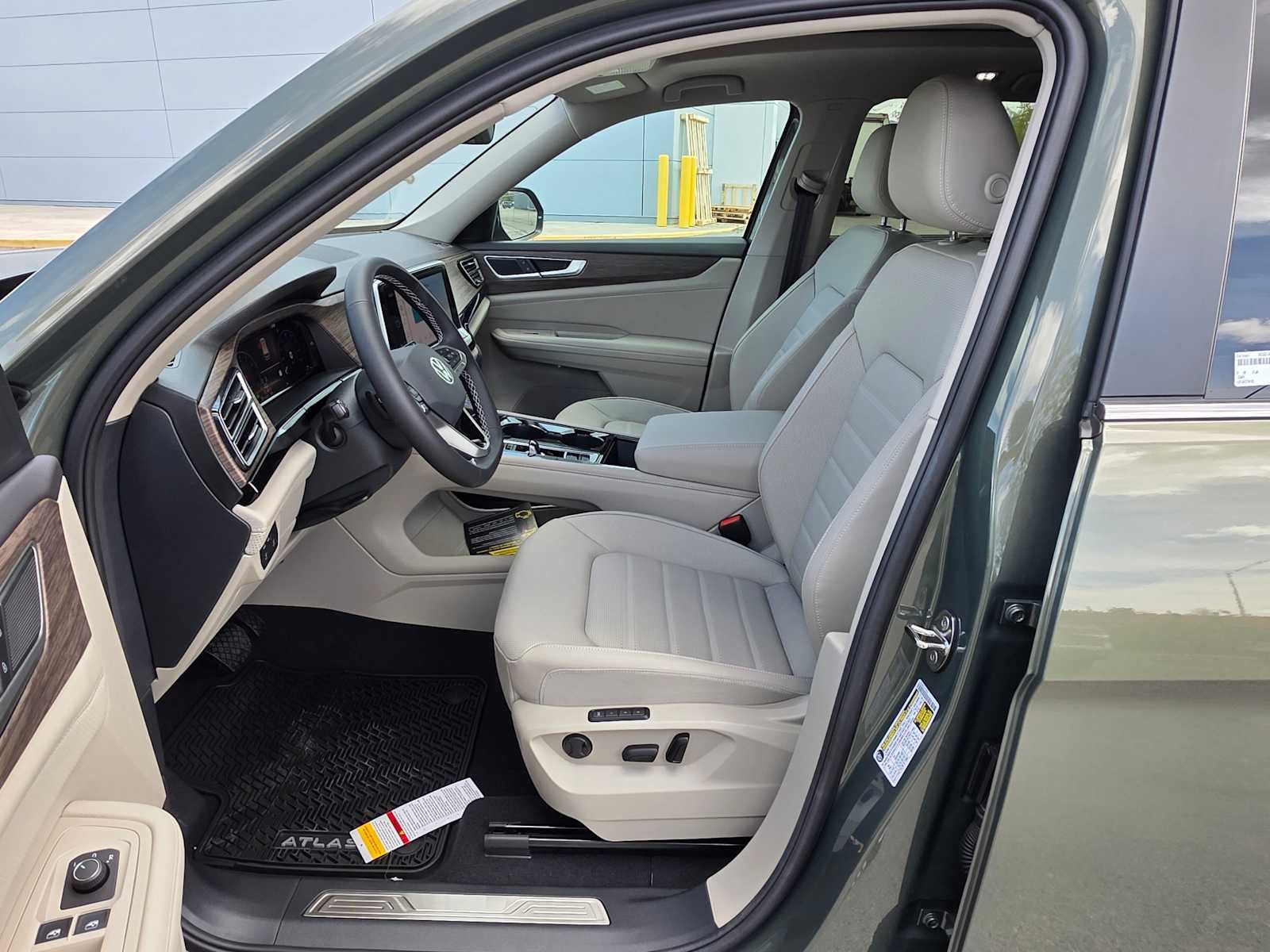 2026 Volkswagen Atlas 2.0T SEL