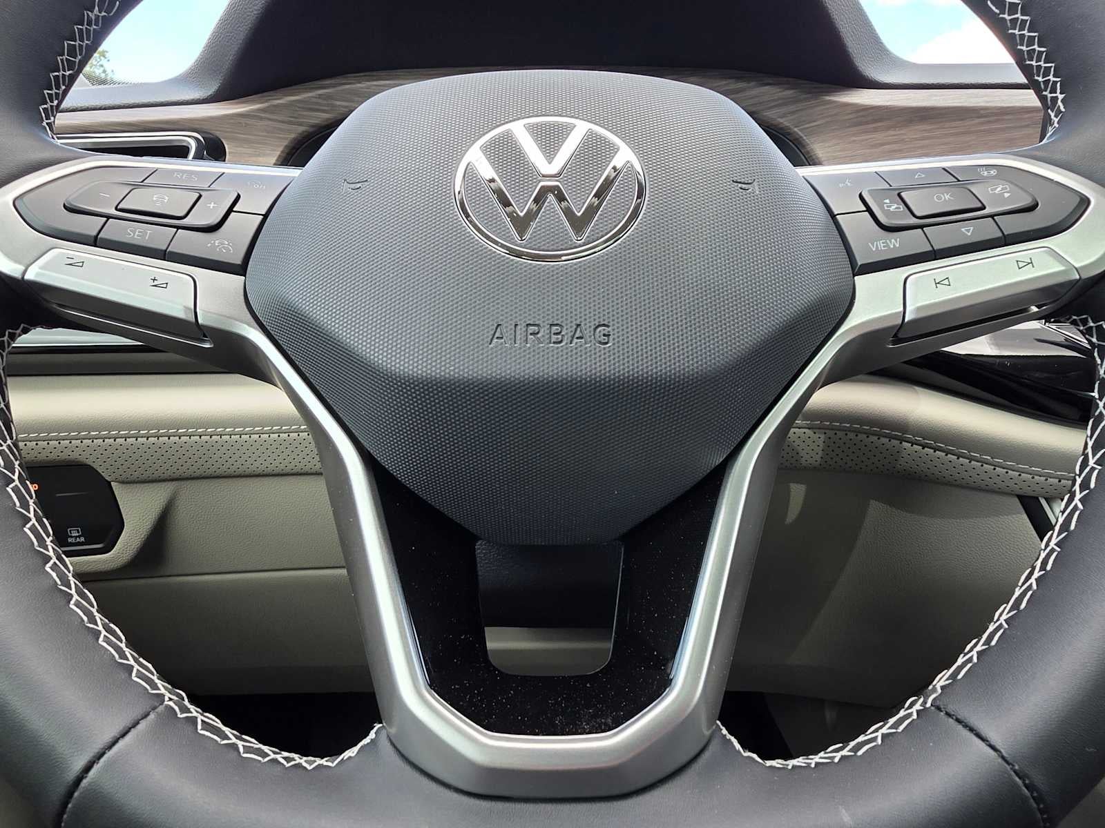 2026 Volkswagen Atlas 2.0T SEL