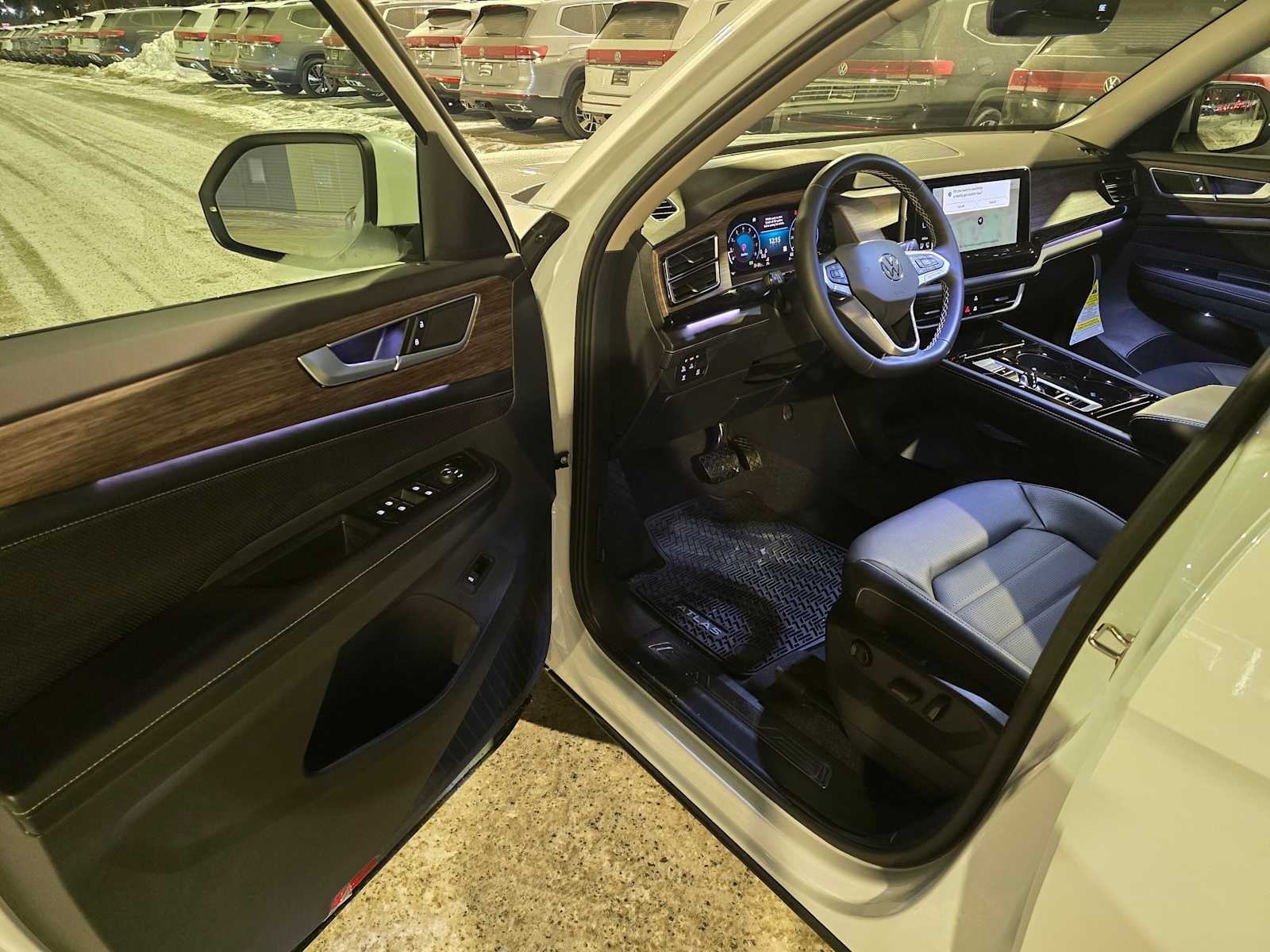 2026 Volkswagen Atlas 2.0T SEL