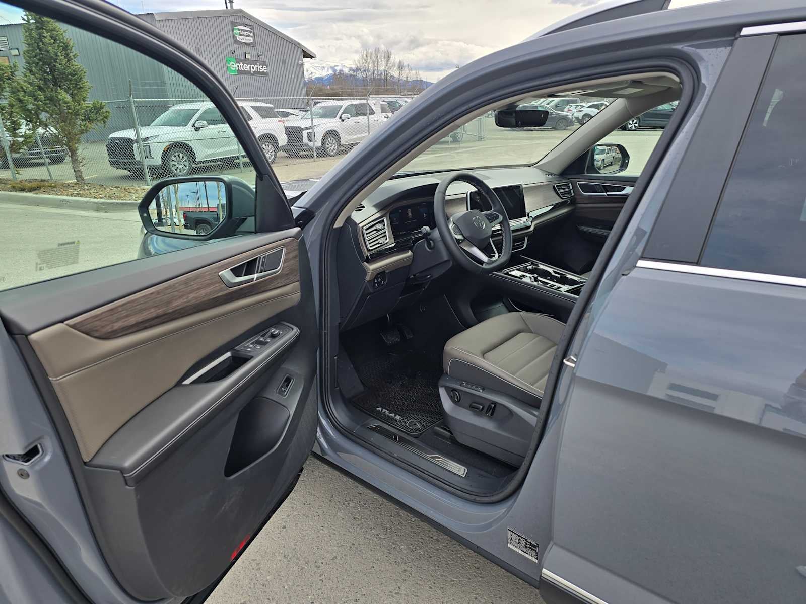 2026 Volkswagen Atlas 2.0T SEL