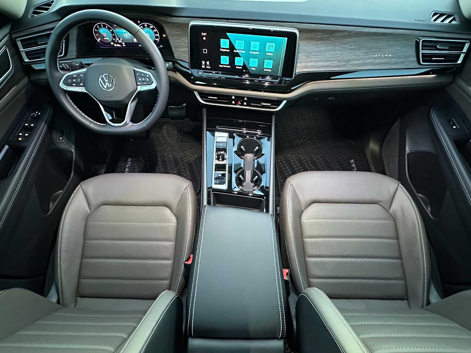 2026 Volkswagen Atlas 2.0T SEL