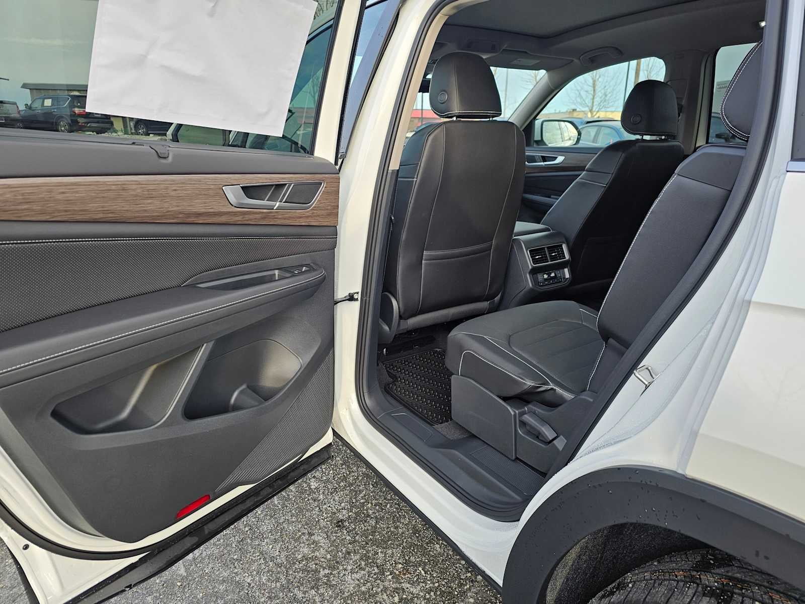 2025 Volkswagen Atlas 2.0T SEL