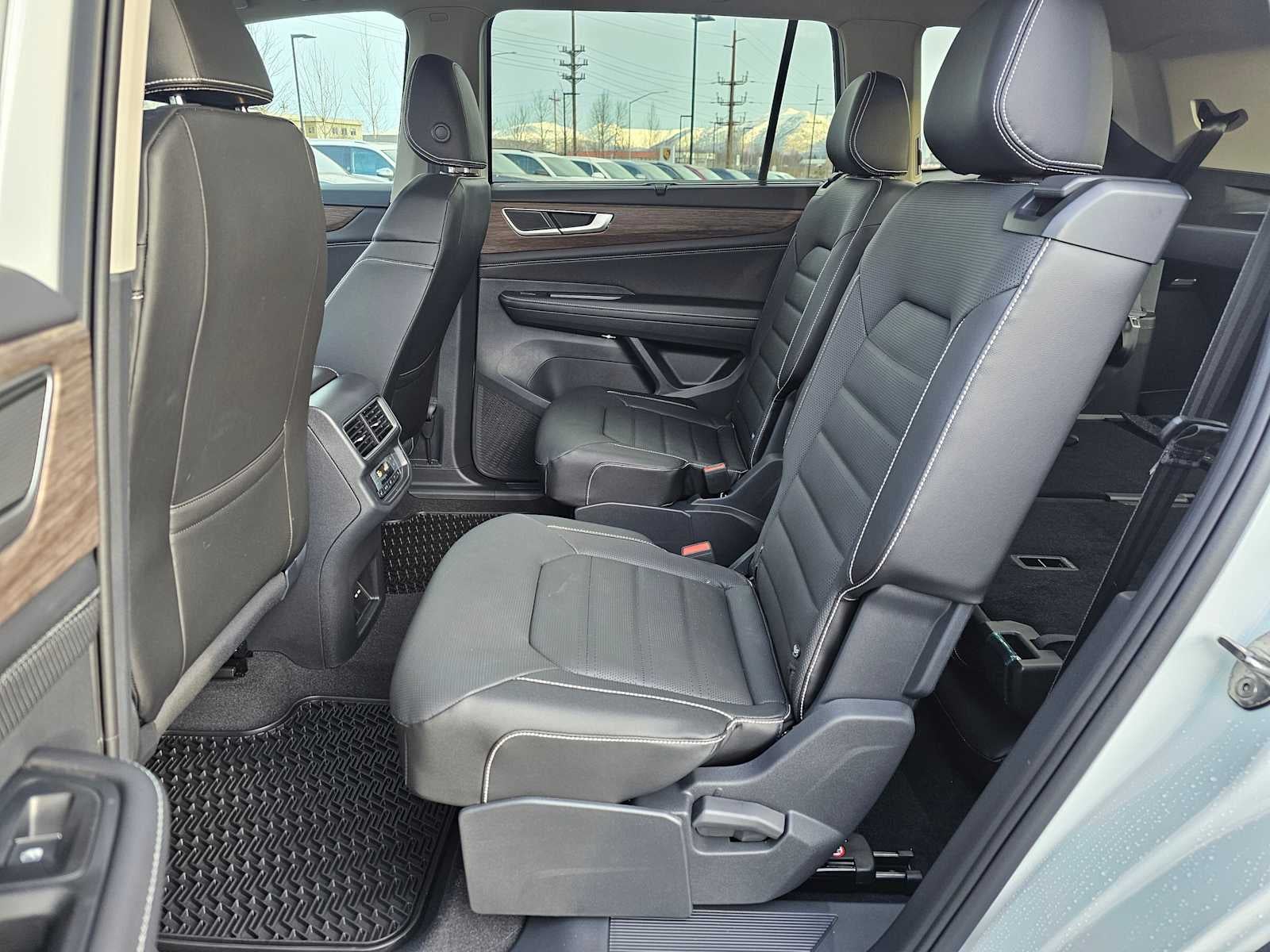 2025 Volkswagen Atlas 2.0T SEL