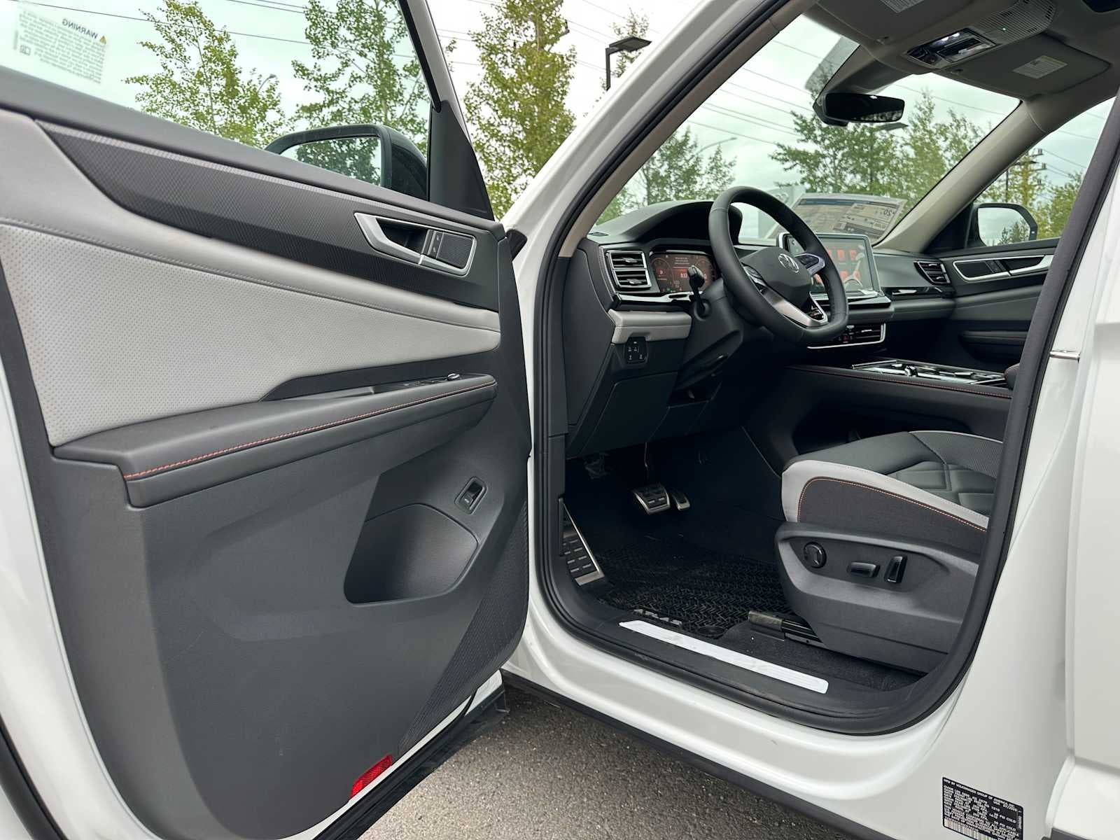 2025 Volkswagen Atlas 2.0T Peak Edition