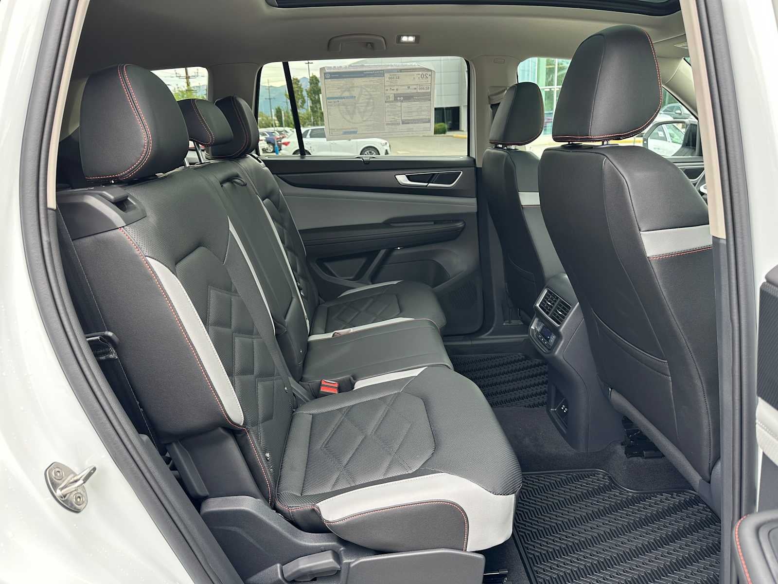 2025 Volkswagen Atlas 2.0T Peak Edition