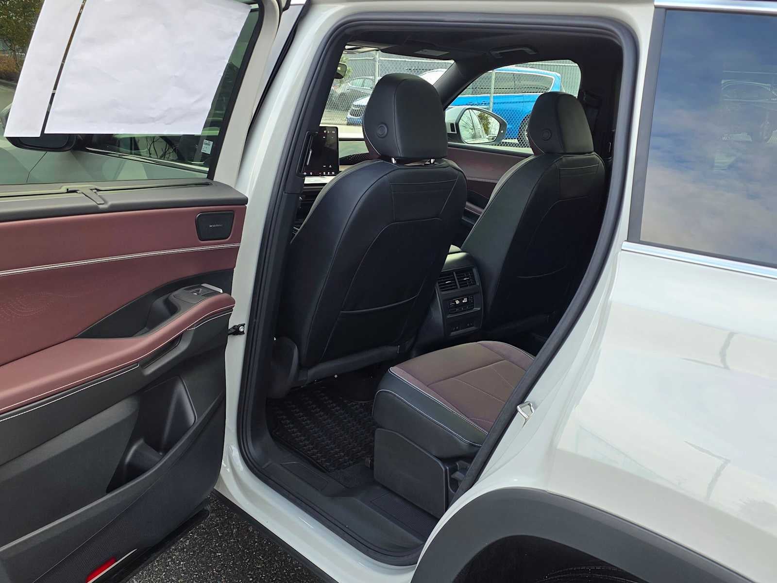 2027 Volkswagen Atlas 2.0T SEL
