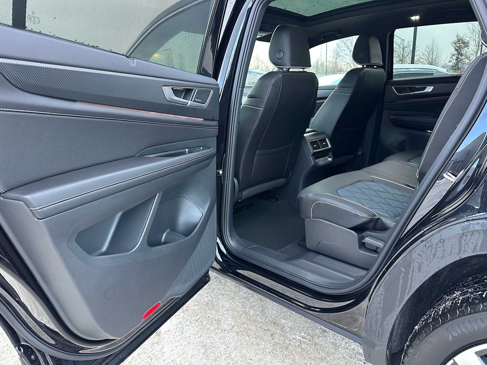 2026 Volkswagen Atlas Cross Sport 2.0T SEL Premium R-Line