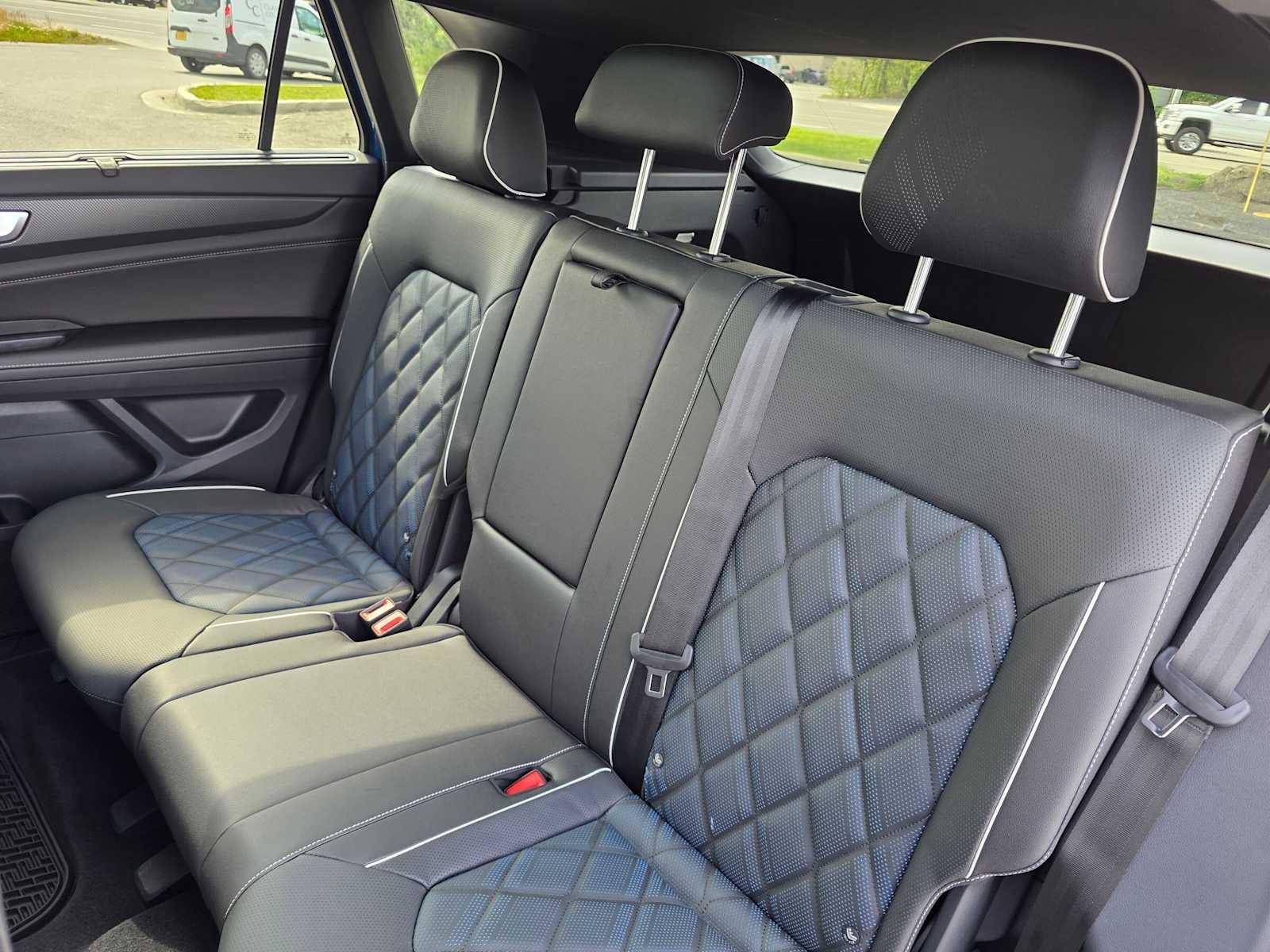 2026 Volkswagen Atlas Cross Sport 2.0T SEL Premium R-Line
