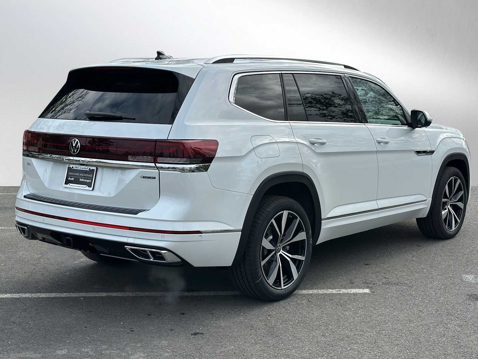 2026 Volkswagen Atlas 2.0T SEL Premium R-Line
