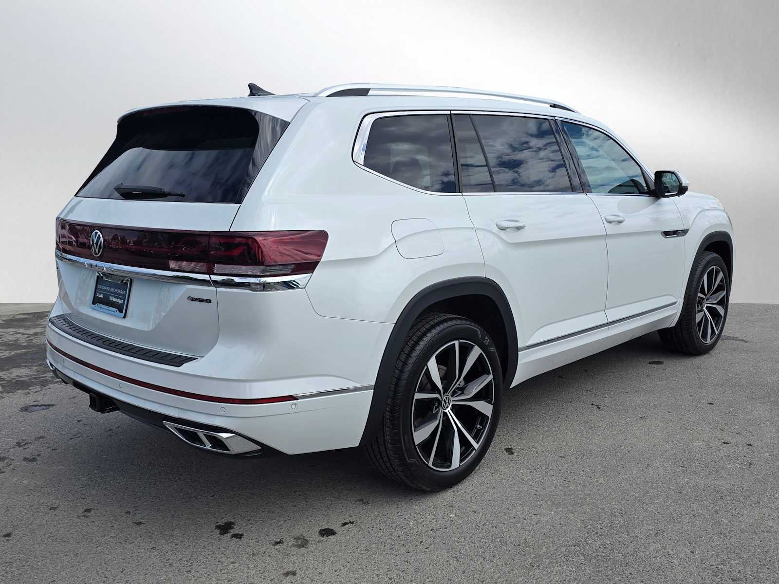 2026 Volkswagen Atlas 2.0T SEL Premium R-Line
