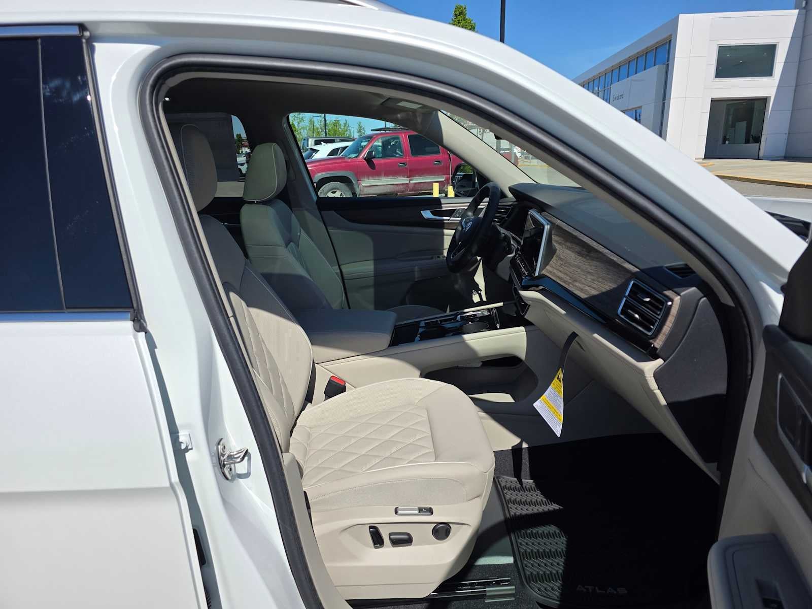 2026 Volkswagen Atlas 2.0T SEL Premium R-Line