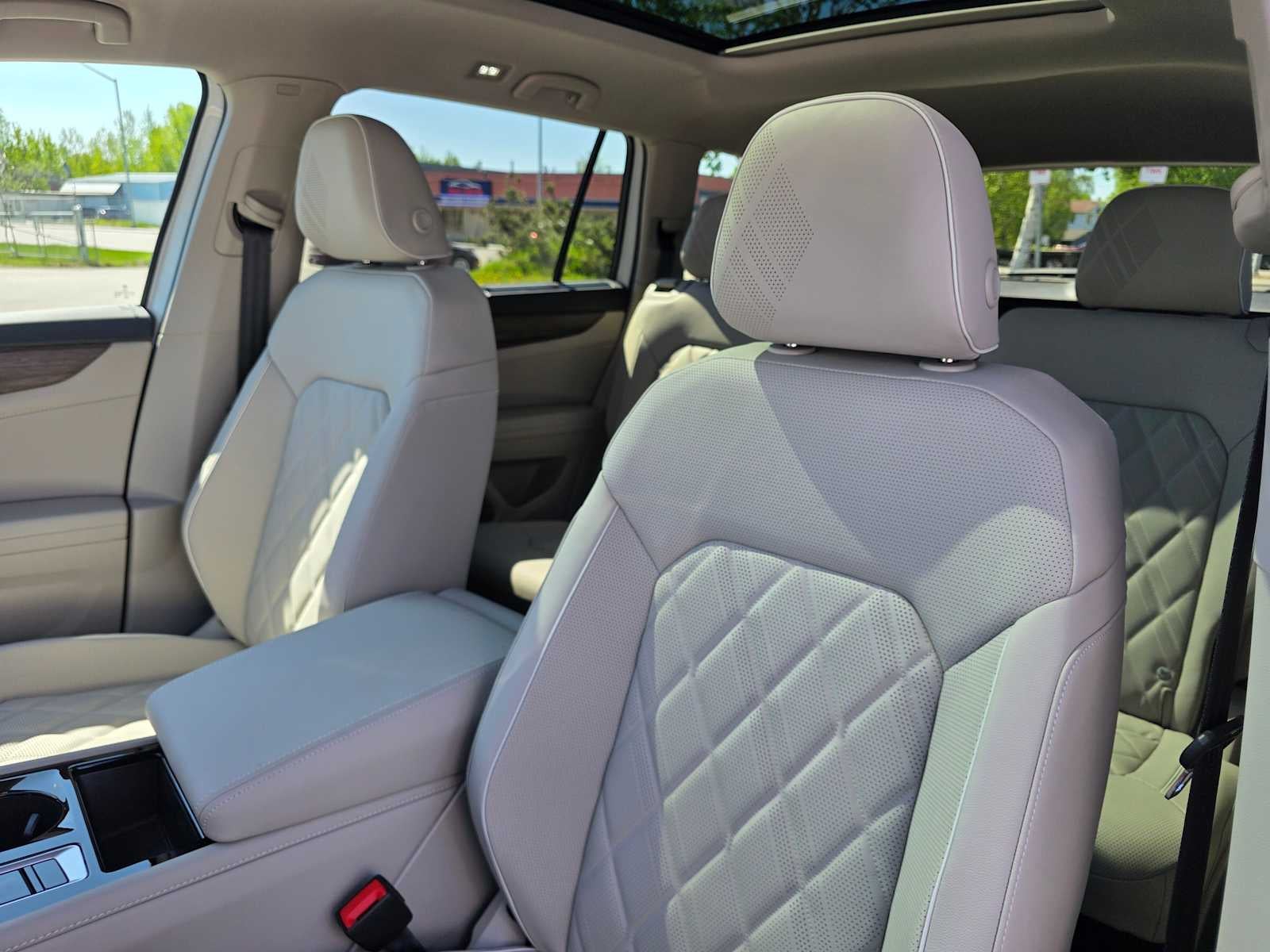 2026 Volkswagen Atlas 2.0T SEL Premium R-Line