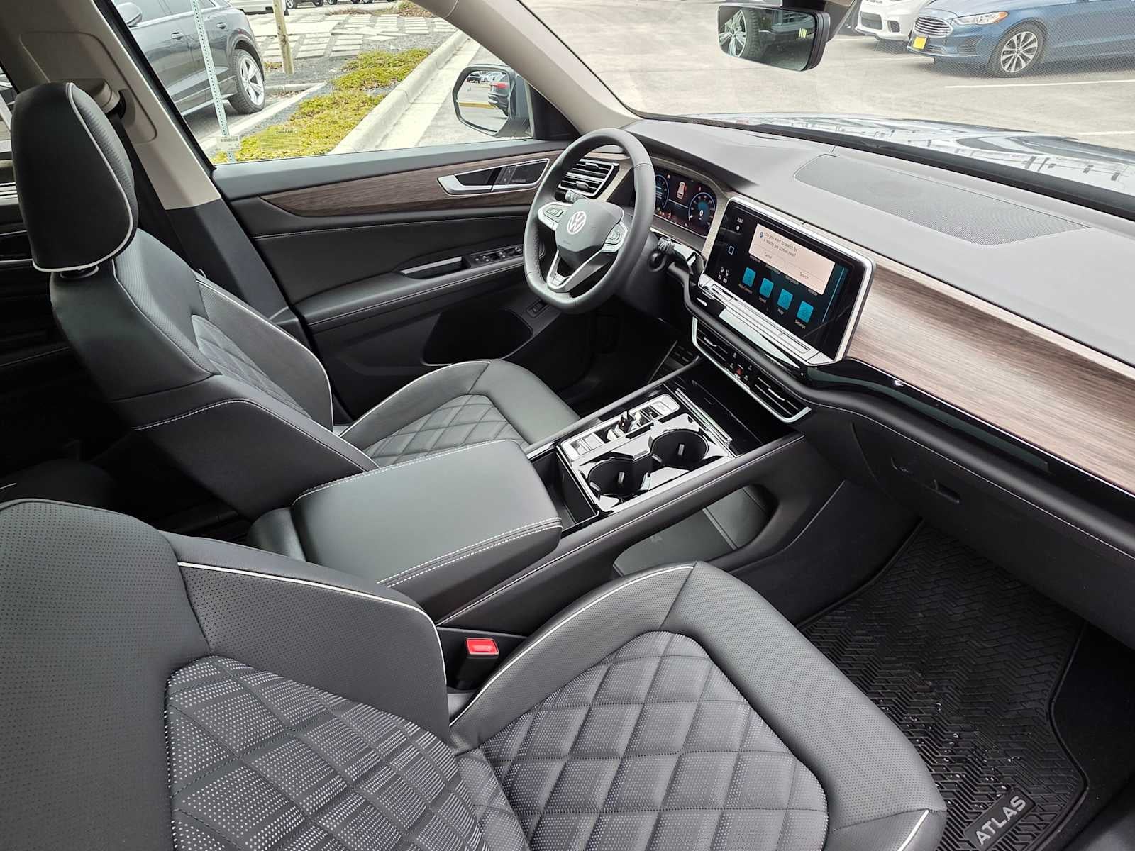 2026 Volkswagen Atlas 2.0T SEL Premium R-Line