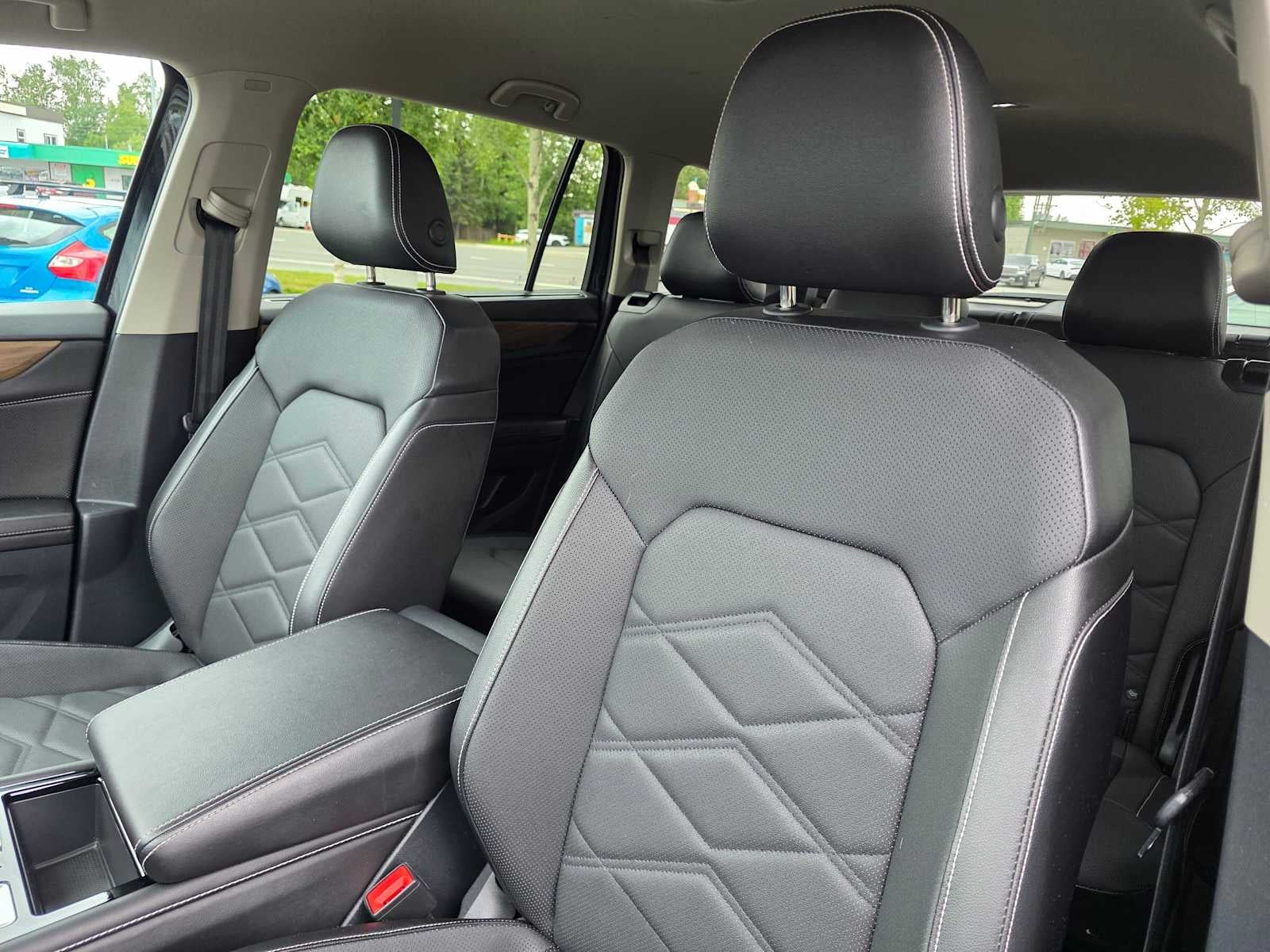 2025 Volkswagen Atlas 2.0T SE w/Technology