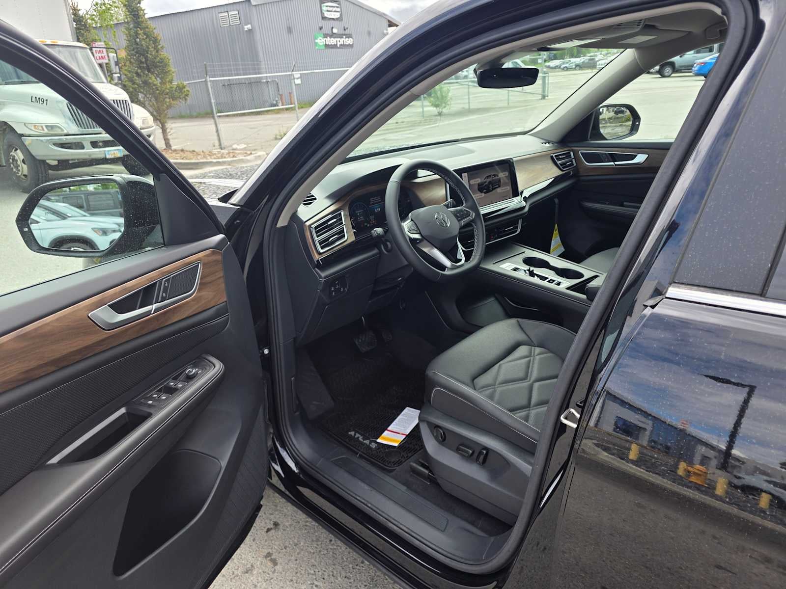2026 Volkswagen Atlas 2.0T SE