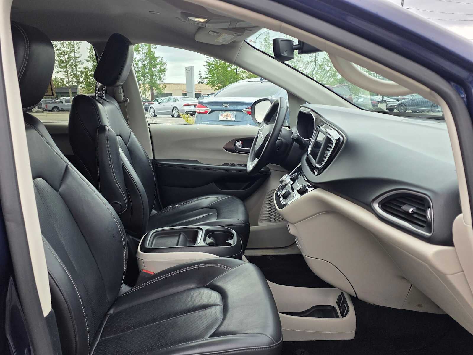 2020 Chrysler Voyager LXI