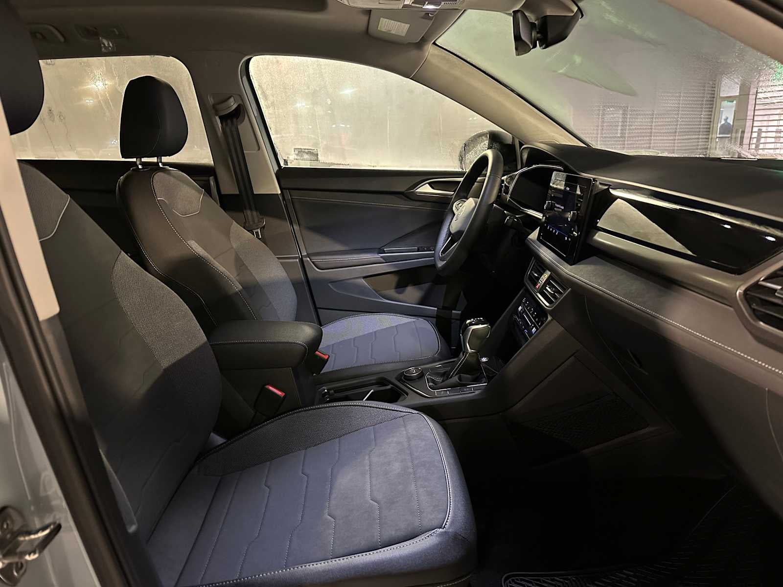 2026 Volkswagen Taos 1.5T SE Black